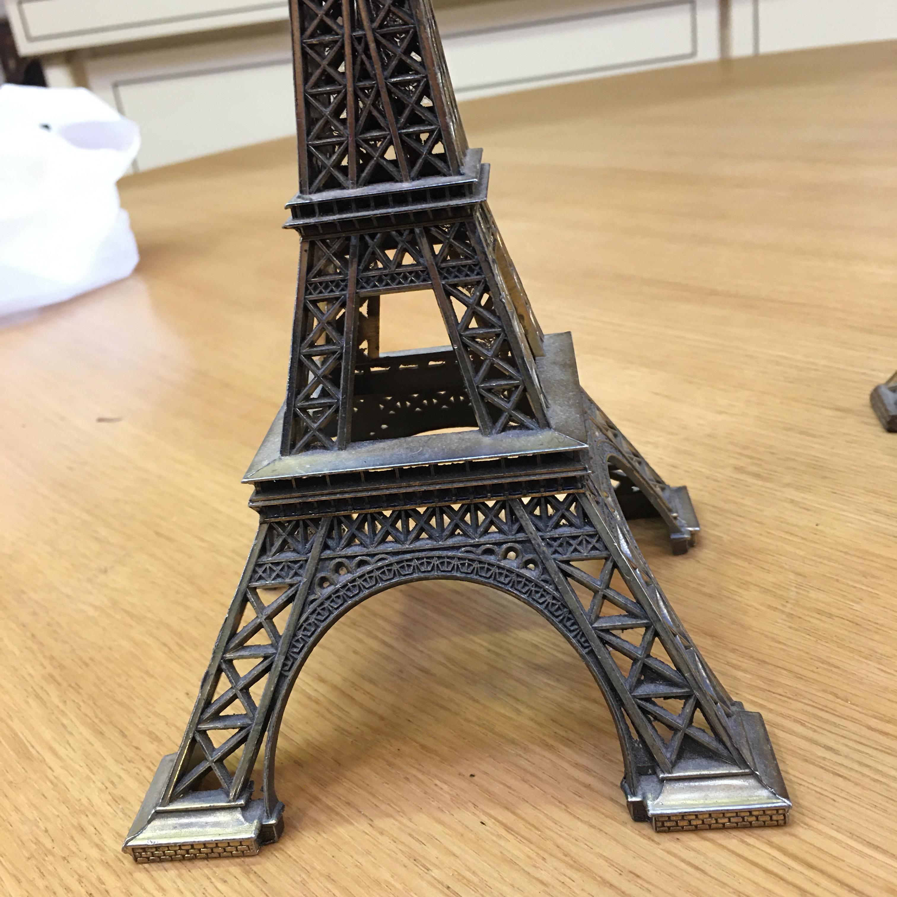 Suite of 9 Vintage Eiffel Tower in Reduced Model, circa 1970-1980 In Good Condition For Sale In Saint-Ouen, FR