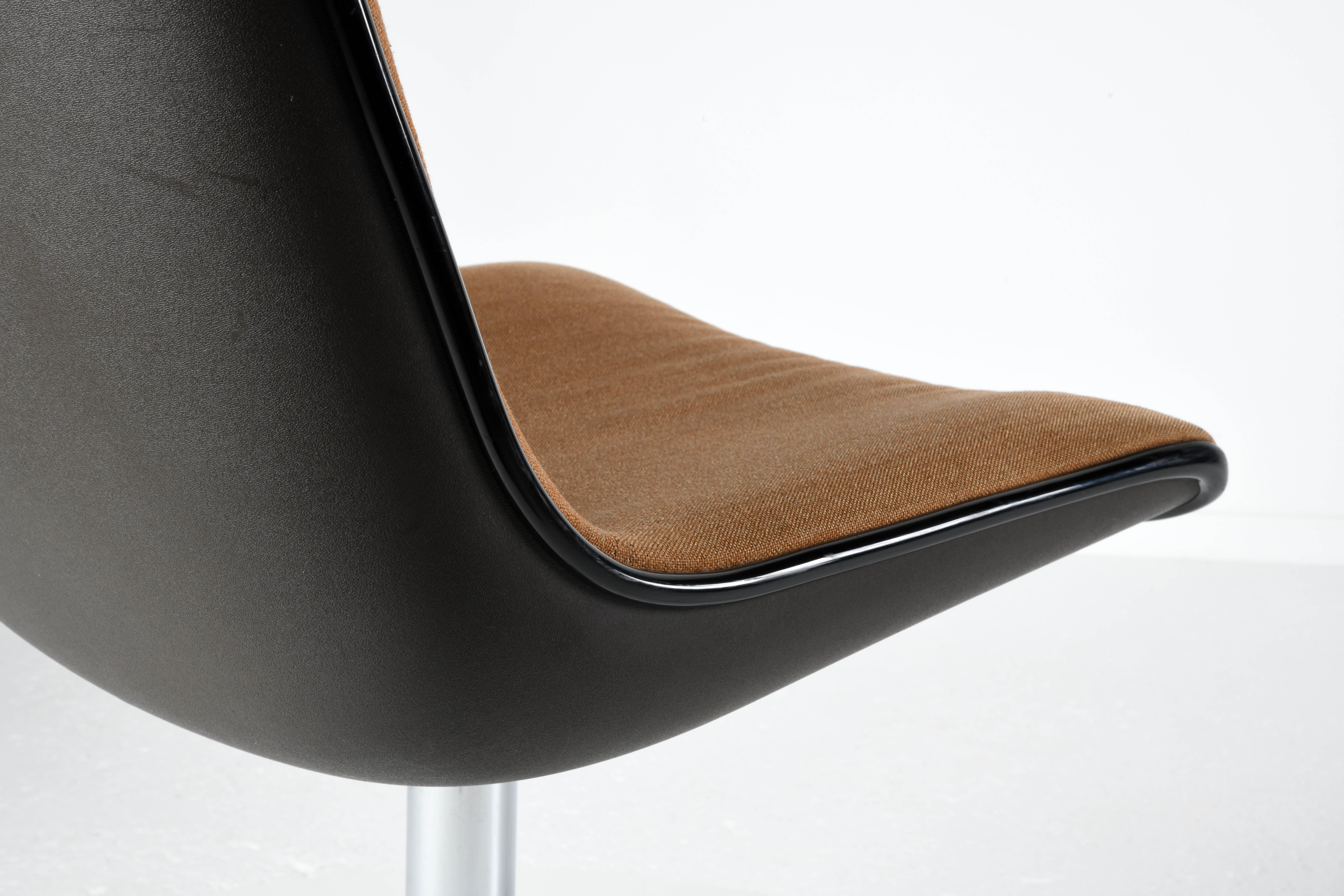 Suite of 16 chairs model 451 designed by Randall Buck for Strafor France 1970s 5