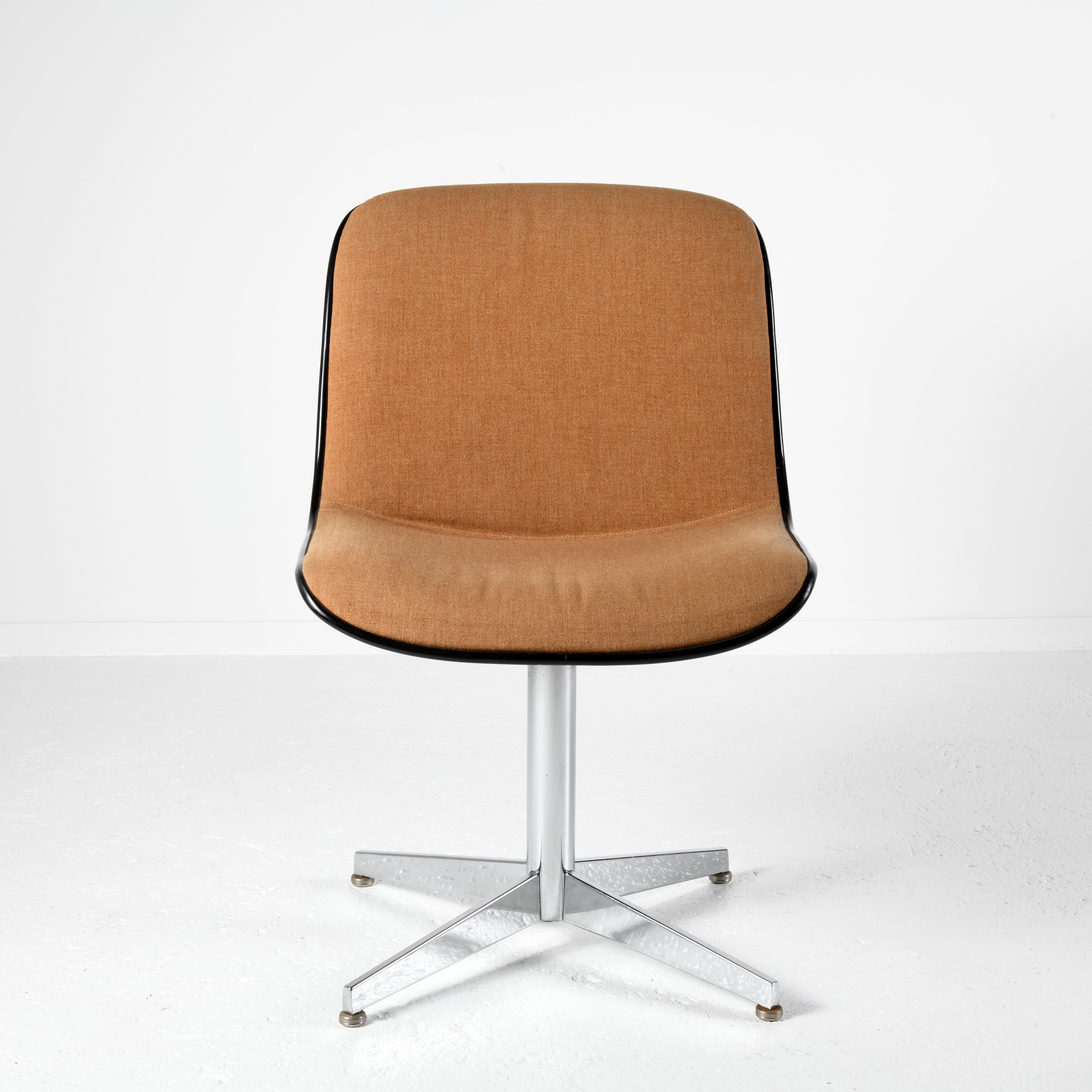Suite of 16 chairs model 451 designed by Randall Buck for Strafor France 1970s In Good Condition In SAINT-YRIEIX-SUR-CHARENTE, FR