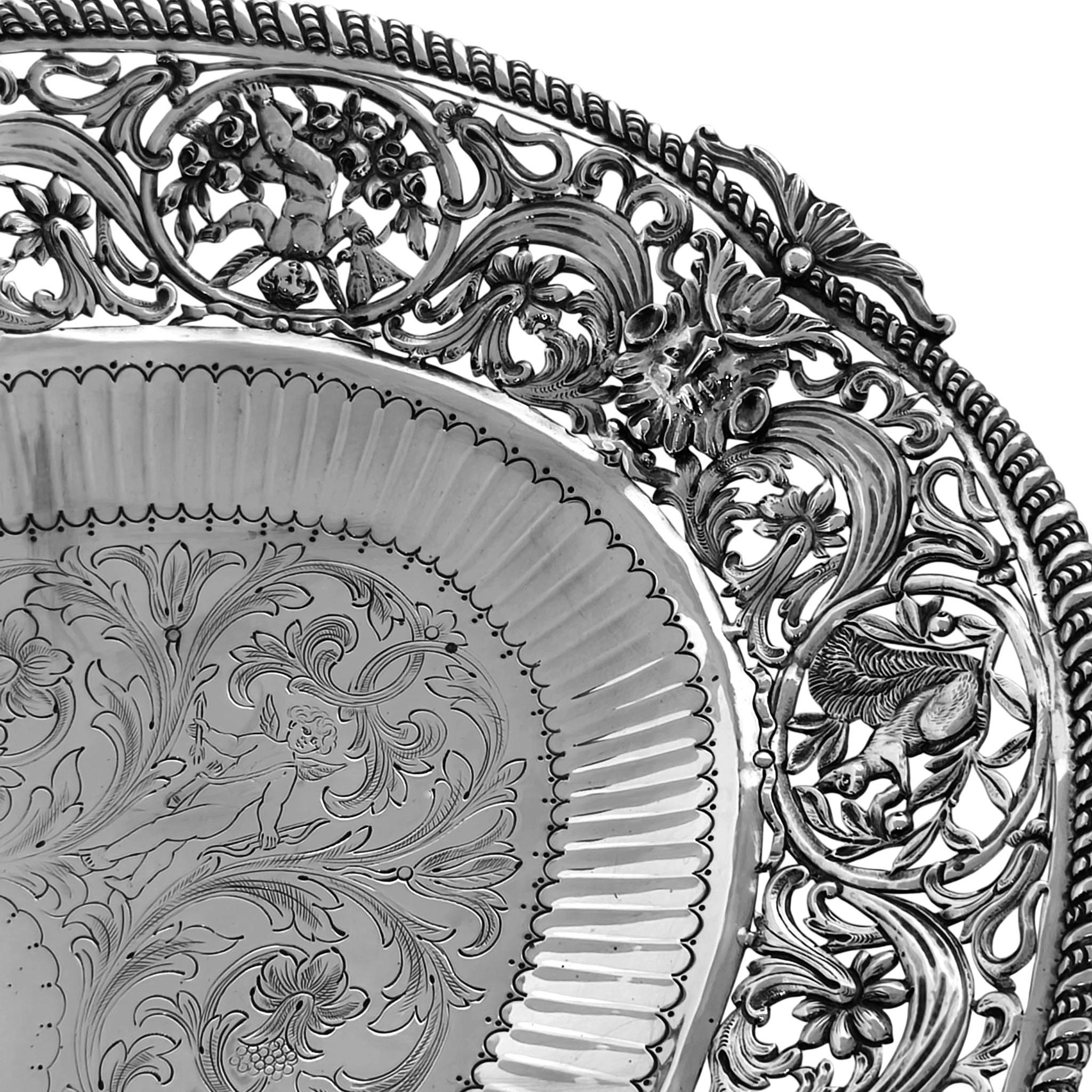 Suite of 3 Antique Silver Comports Centrepieces London 1887 Set Baskets For Sale 7