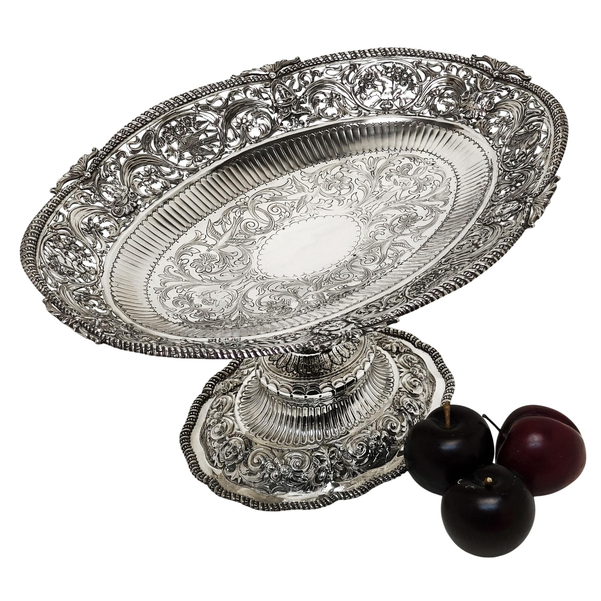 Sterling Silver Suite of 3 Antique Silver Comports Centrepieces London 1887 Set Baskets For Sale