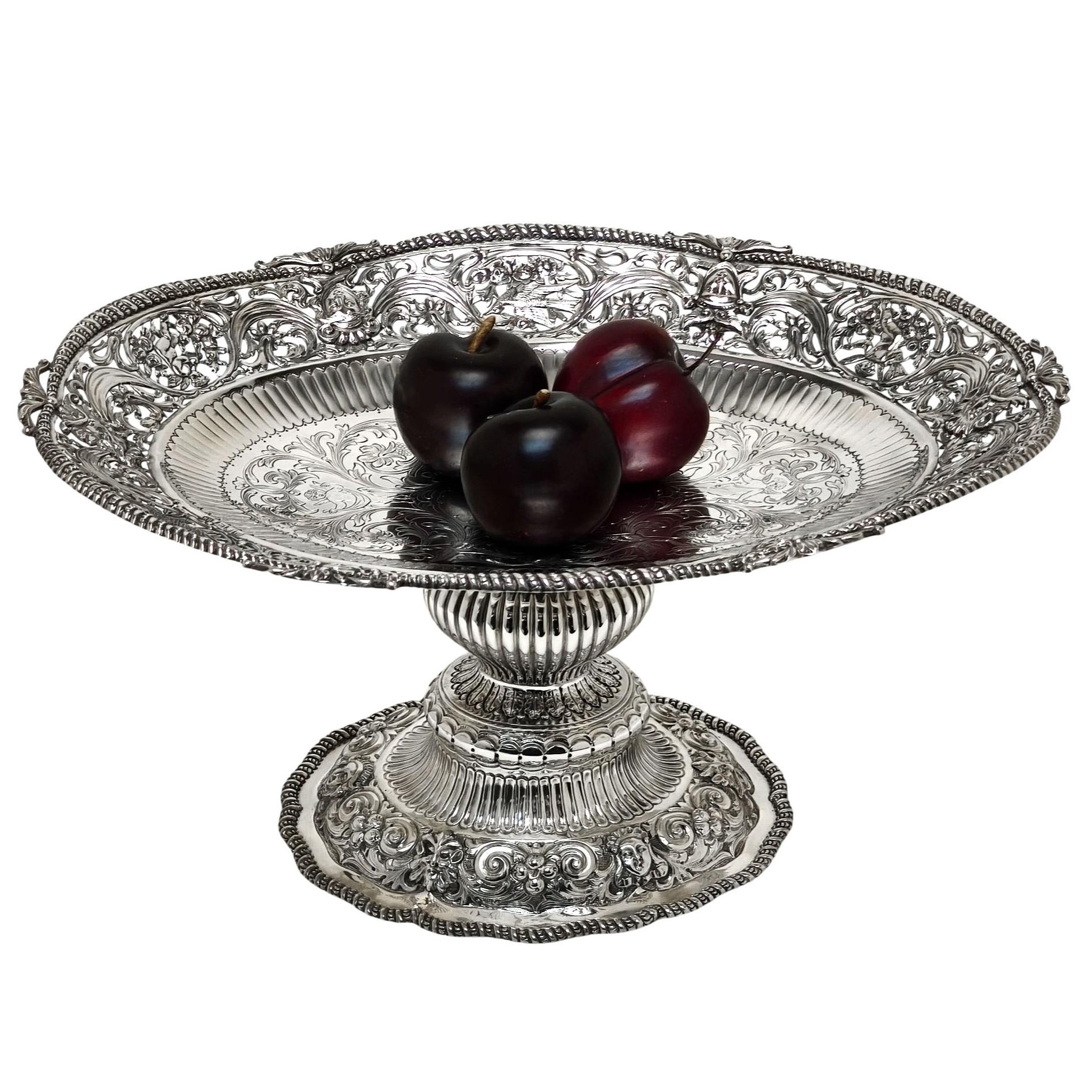 Suite of 3 Antique Silver Comports Centrepieces London 1887 Set Baskets For Sale 1