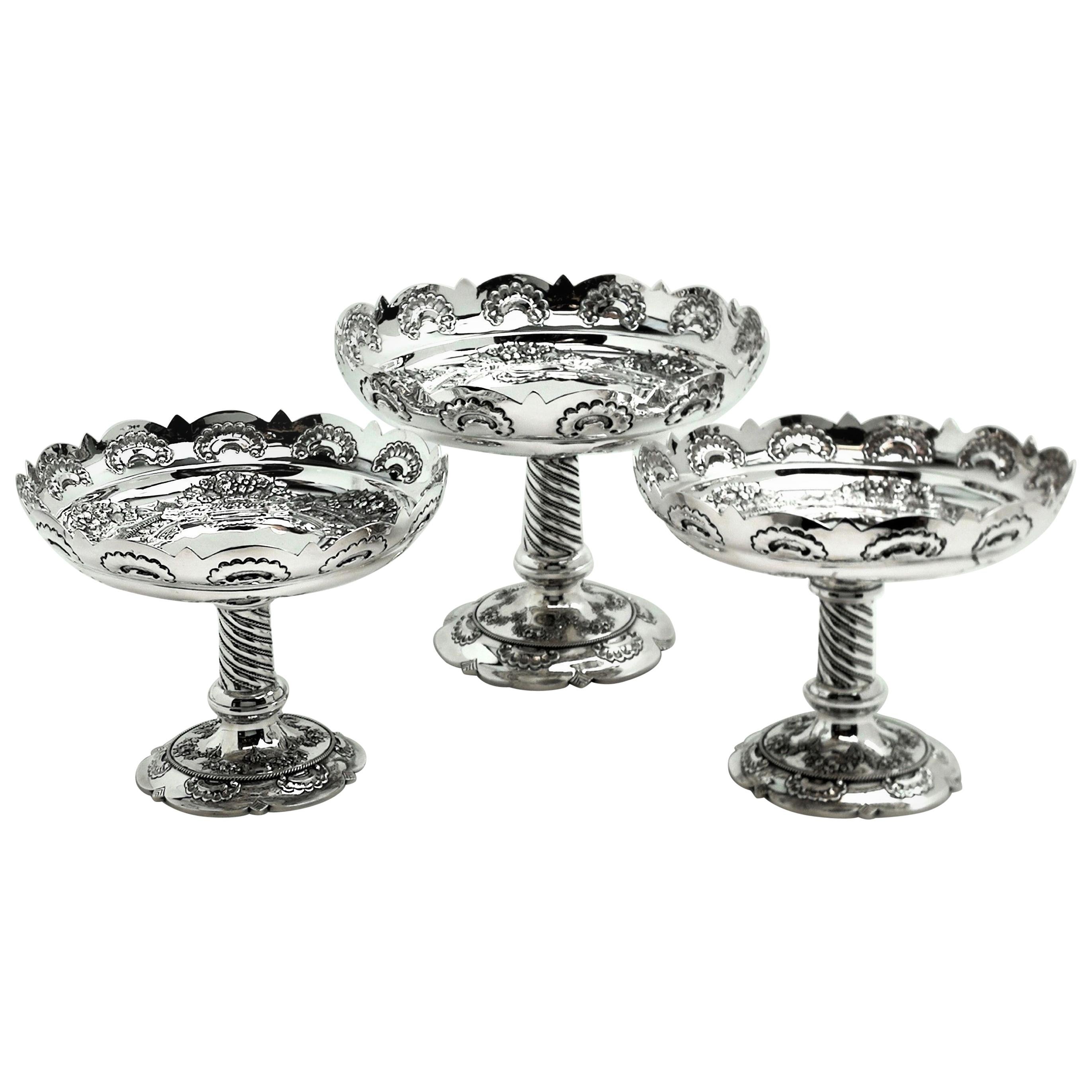 Suite of 3 Antique Victorian Silver Comports / Dishes 1892 / 93 Centrepiece For Sale