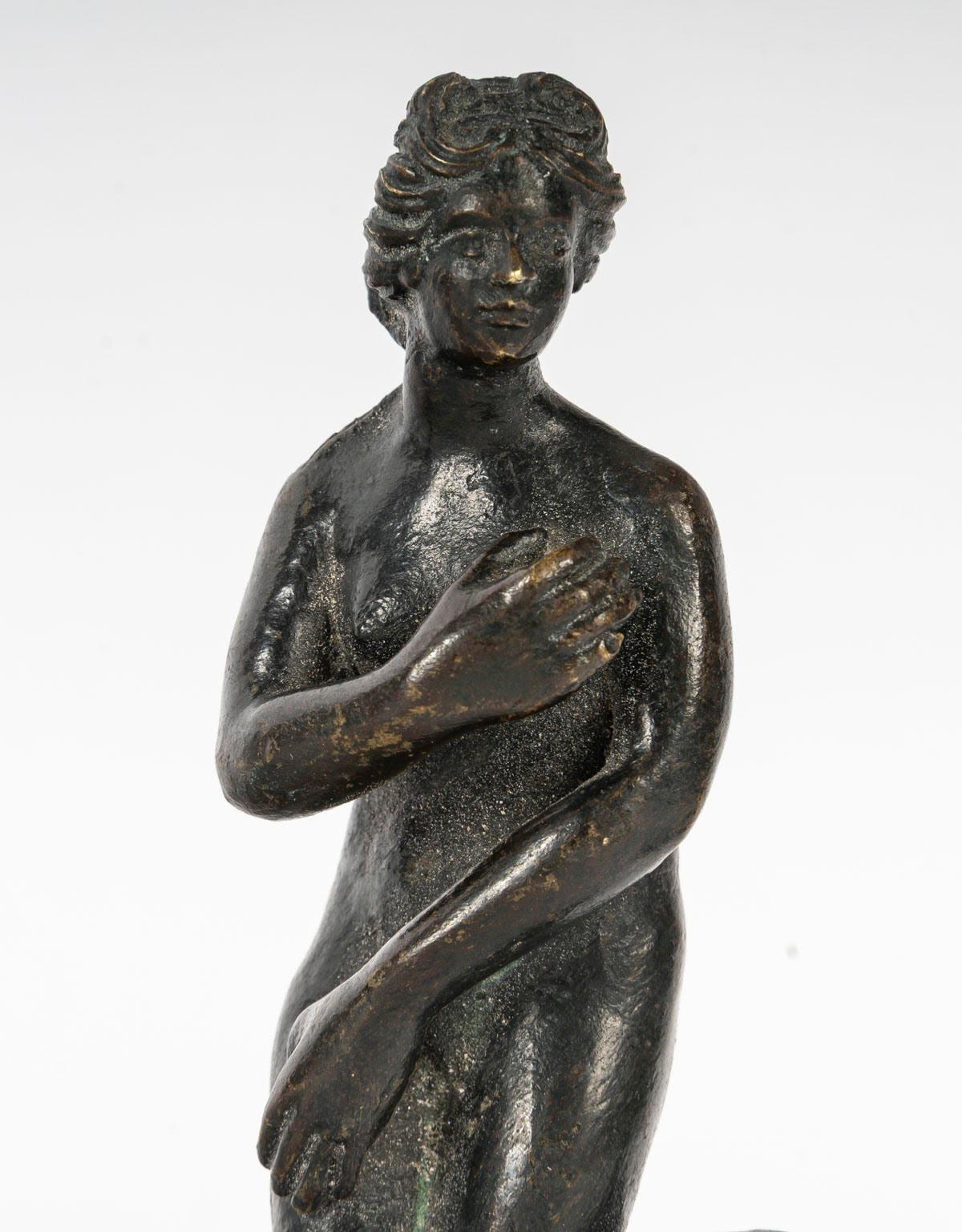 Suite di 3 figure, Scultura in bronzo, XX secolo, stile antico. in vendita 2