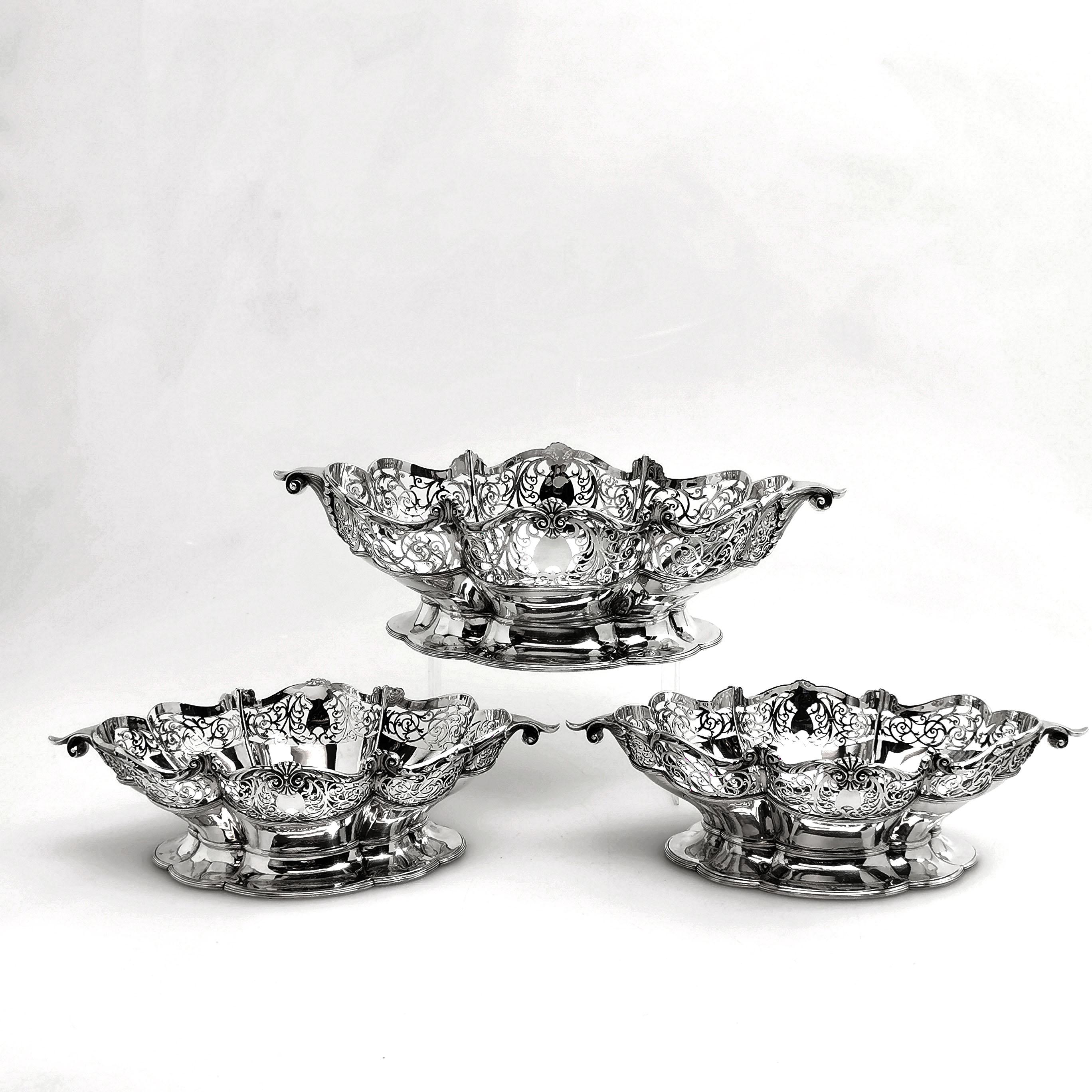20th Century Suite of 3 Sterling Silver Baskets / Dishes Sheffield 1921-1922
