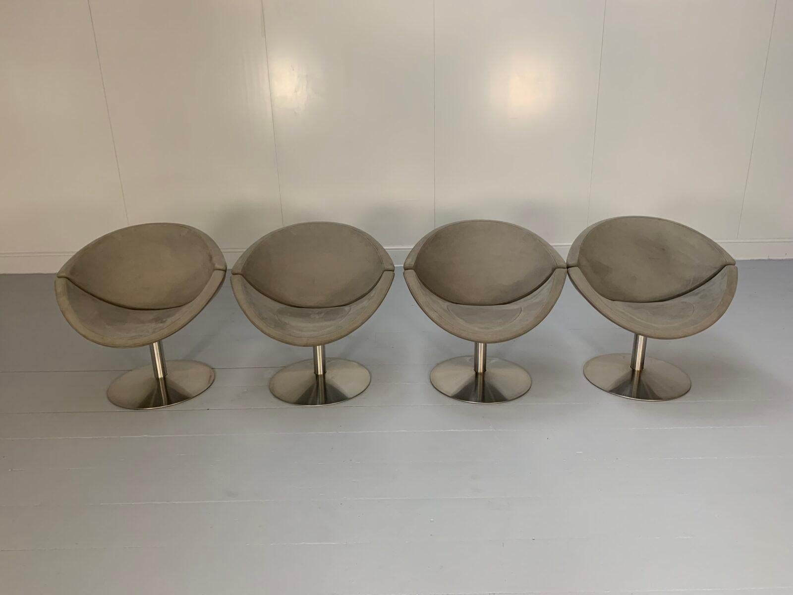 Suite aus 4 Erik Jorgensen „Apollo“ EJ 96 Stühlen- In Mid-Grey Alcantara (21. Jahrhundert und zeitgenössisch) im Angebot