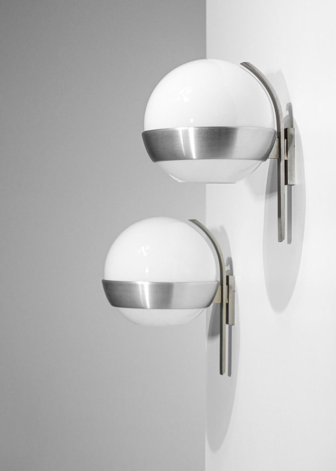 Suite of 4 Italian sconces by Pia Guidetti Crippa for Lumi years 70 opaline and  For Sale 1