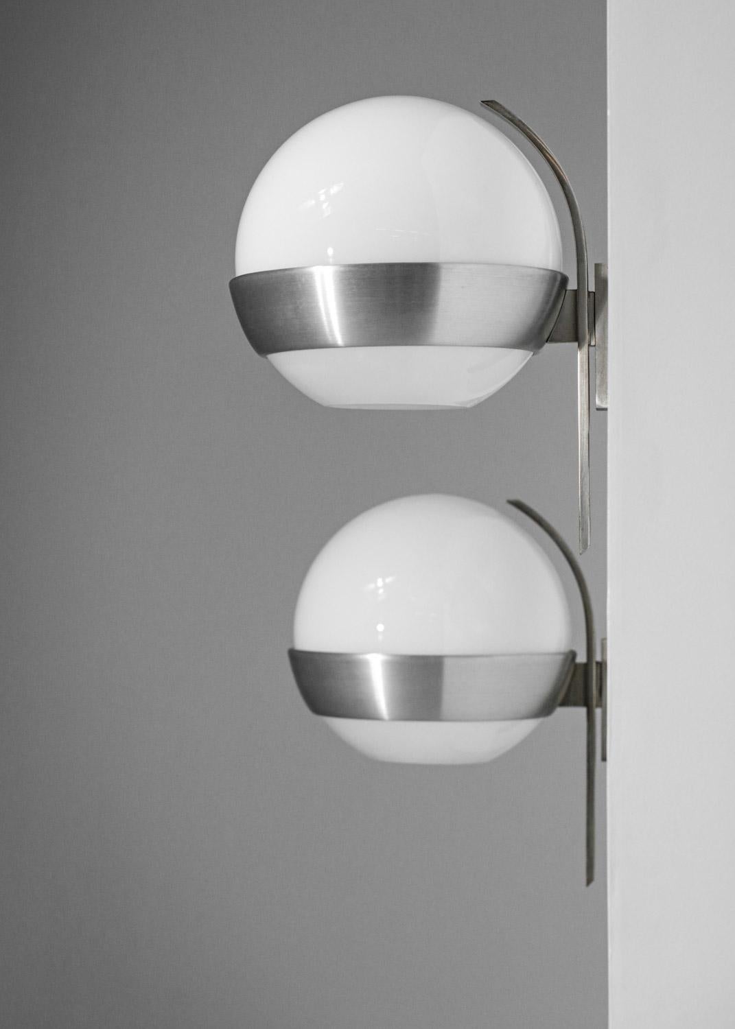 Suite of 4 Italian sconces by Pia Guidetti Crippa for Lumi years 70 opaline and  For Sale 3