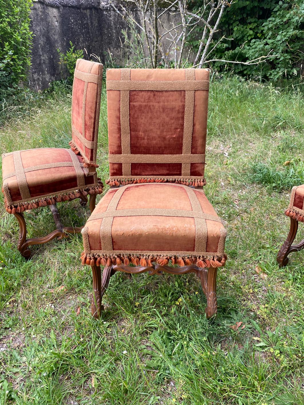 4 grandes chaises anciennes Louis XIV en noyer:: 19ème siècle:: provenant d'un château en vente 1