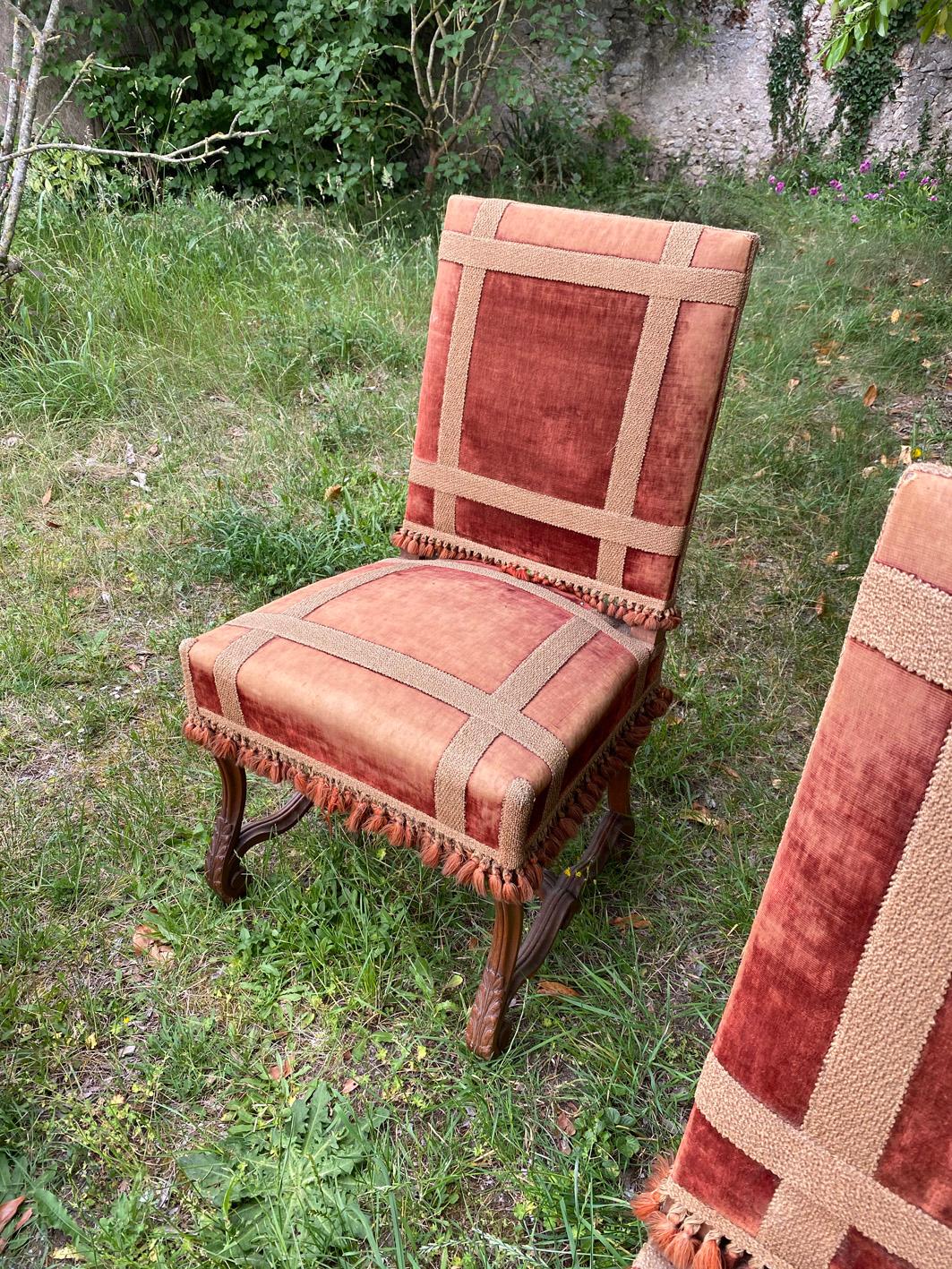 4 grandes chaises anciennes Louis XIV en noyer:: 19ème siècle:: provenant d'un château en vente 4