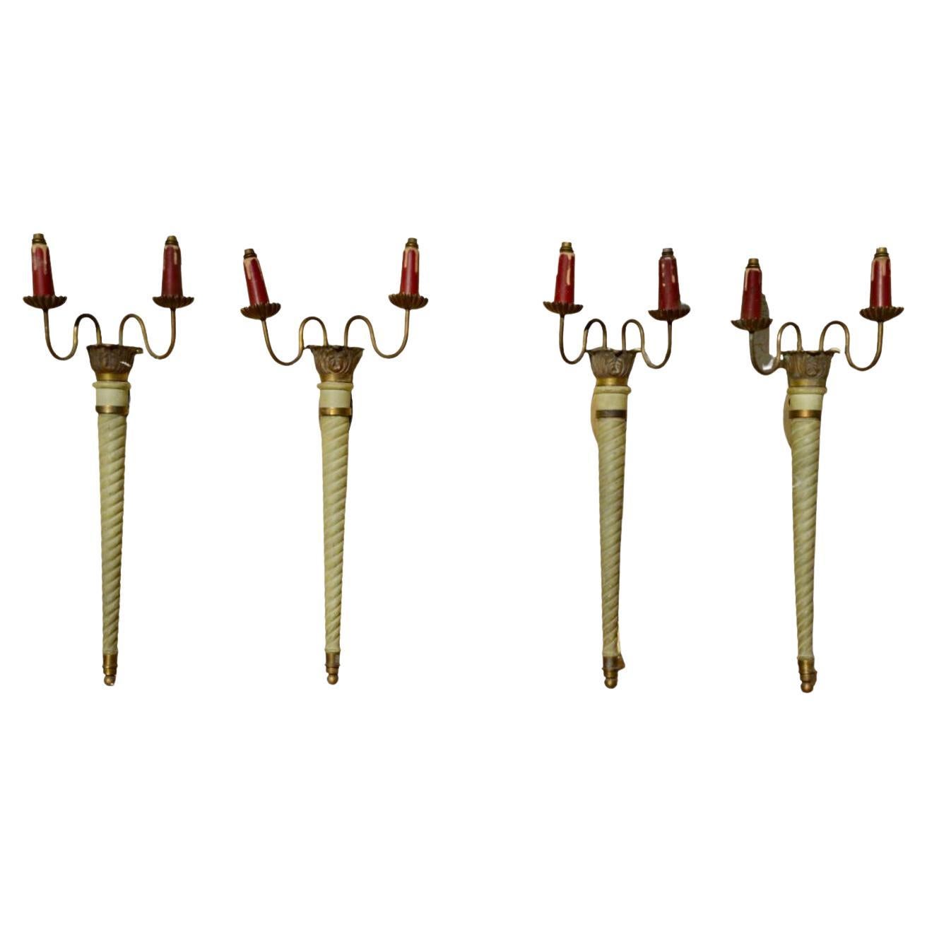 Suite de 4 grandes appliques / torchères, XXe siècle en vente