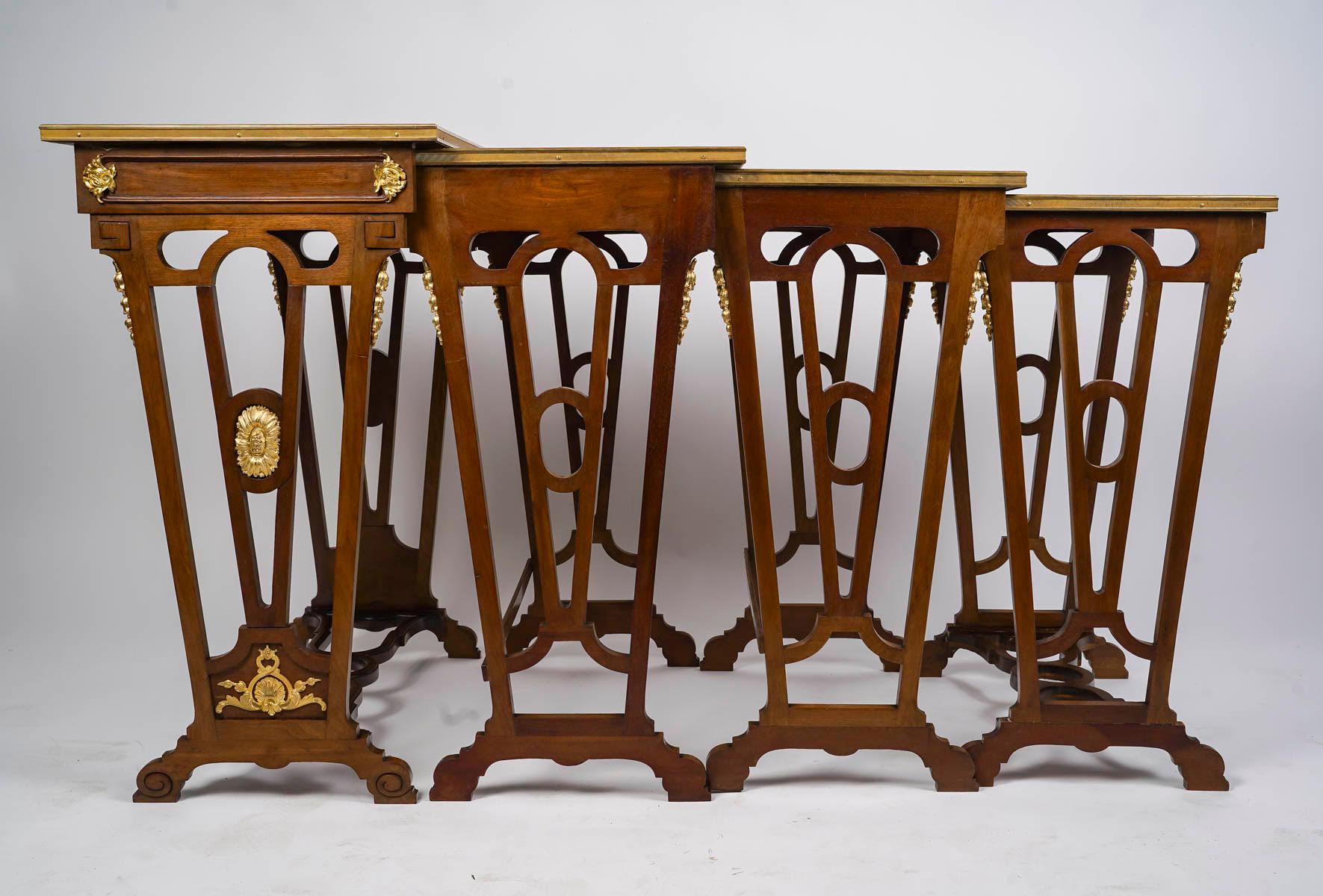 Suite of 4 Nesting Tables, 19th Century, Napoleon III Period. In Good Condition For Sale In Saint-Ouen, FR