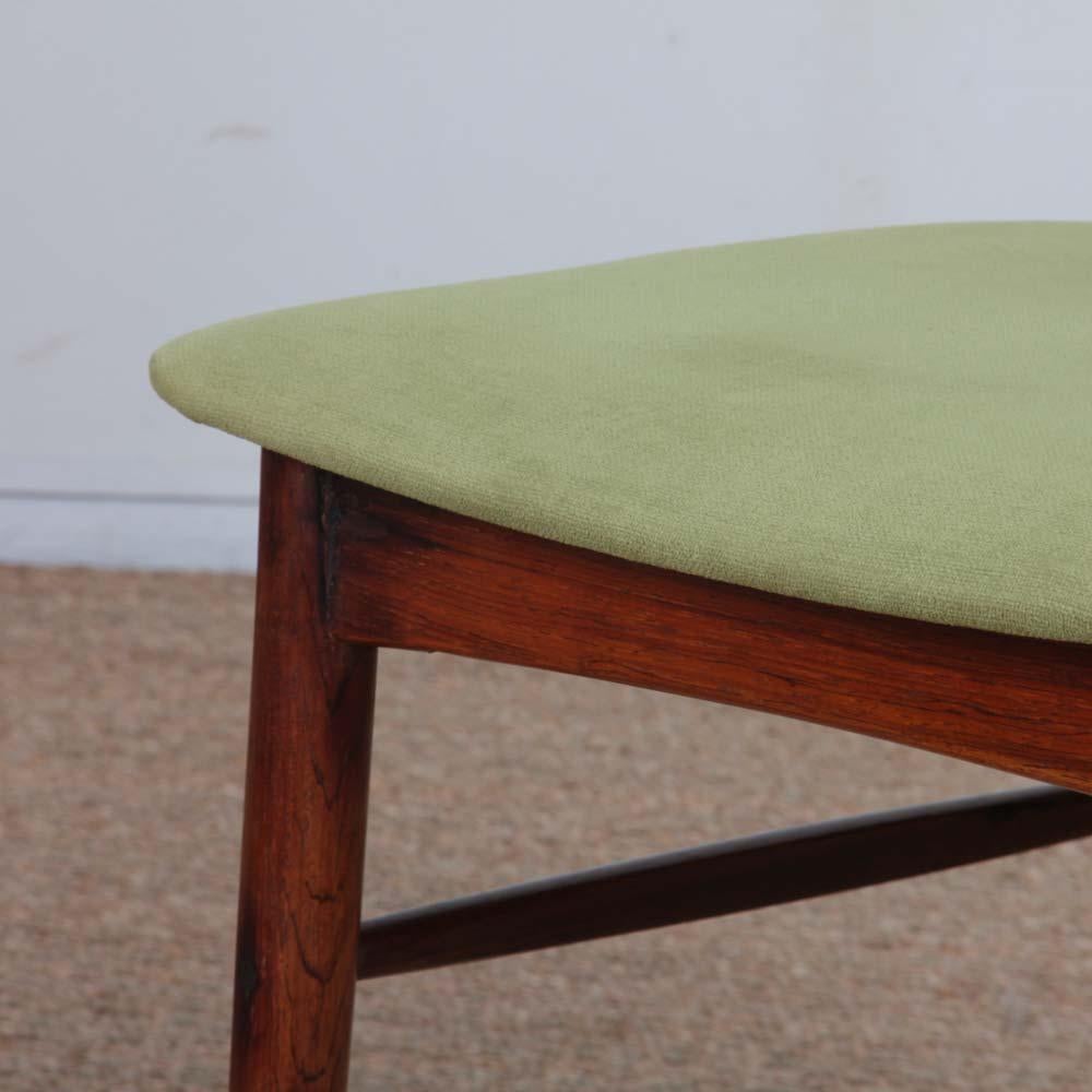 Suite of 4 Scandinavian rosewood chairs by Niels Koefoed For Sale 1