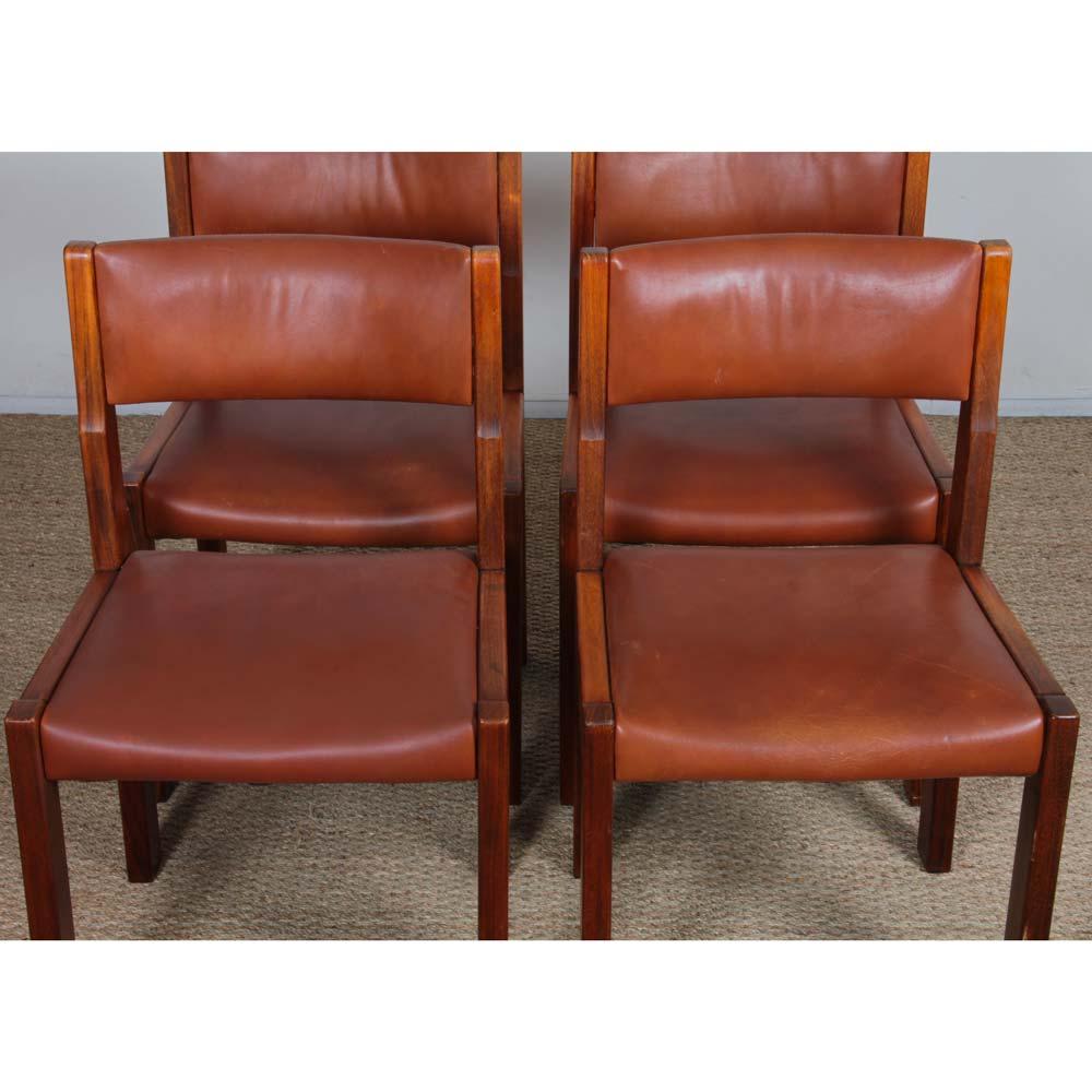 Suite of 4 solid elm chairs produced by Self, 1970s (Ende des 20. Jahrhunderts) im Angebot