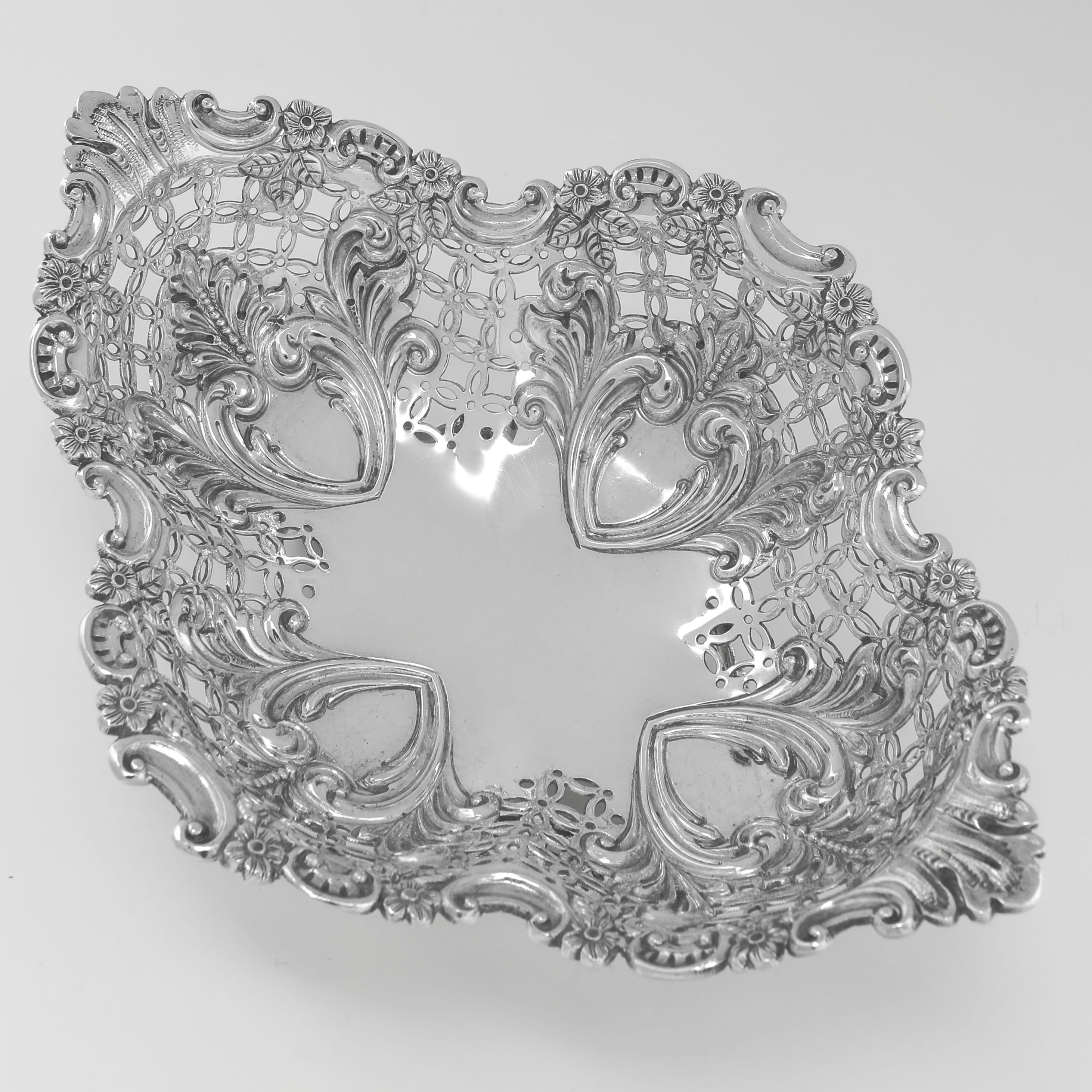 Suite di 5 piatti d'argento vittoriani realizzati da James Dixon & Sons Sheffield 1896 in vendita 1