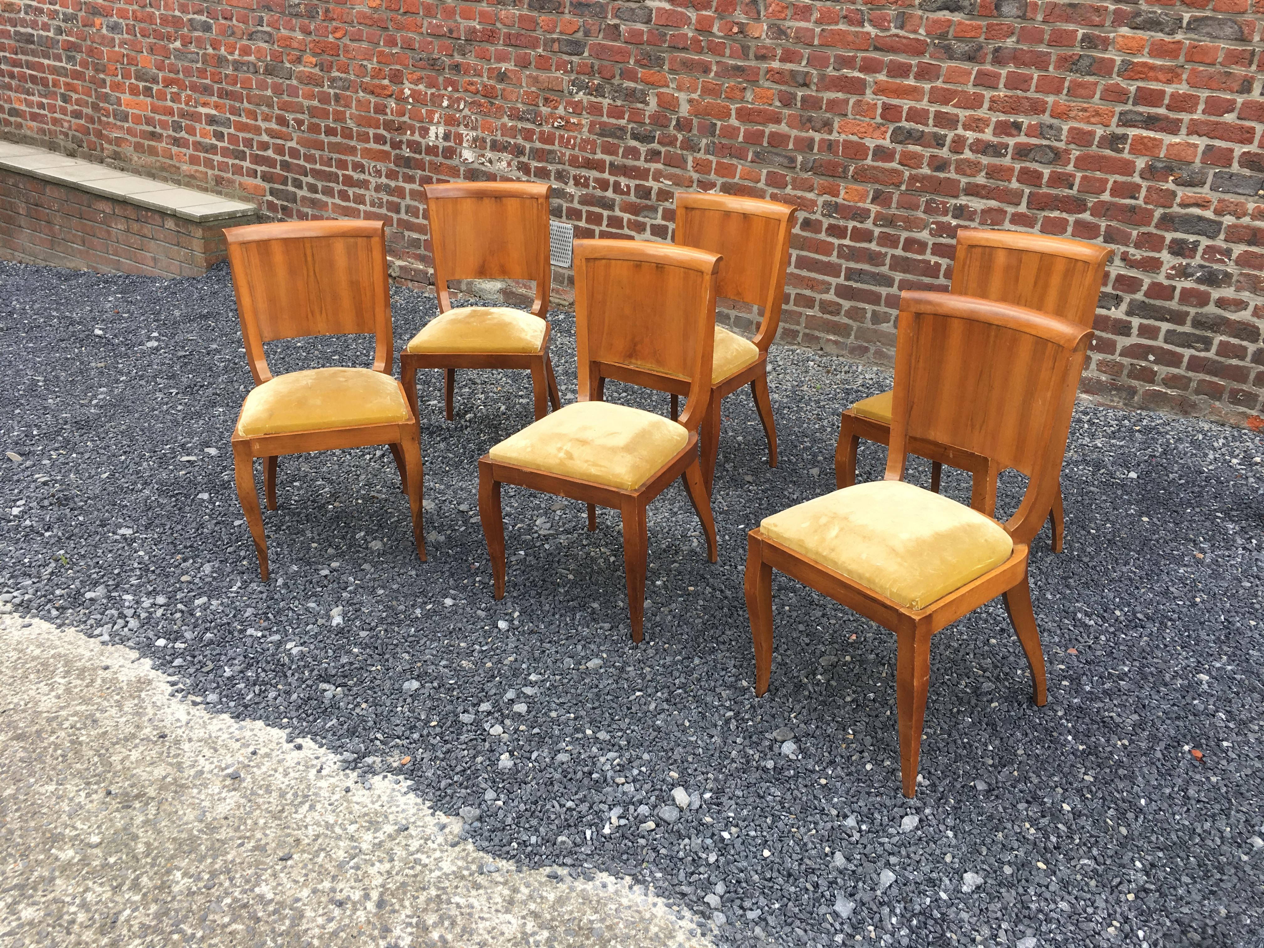 French Suite of 6 Art Deco Chairs in Walnut and Walnut Veneer, circa 1930 For Sale