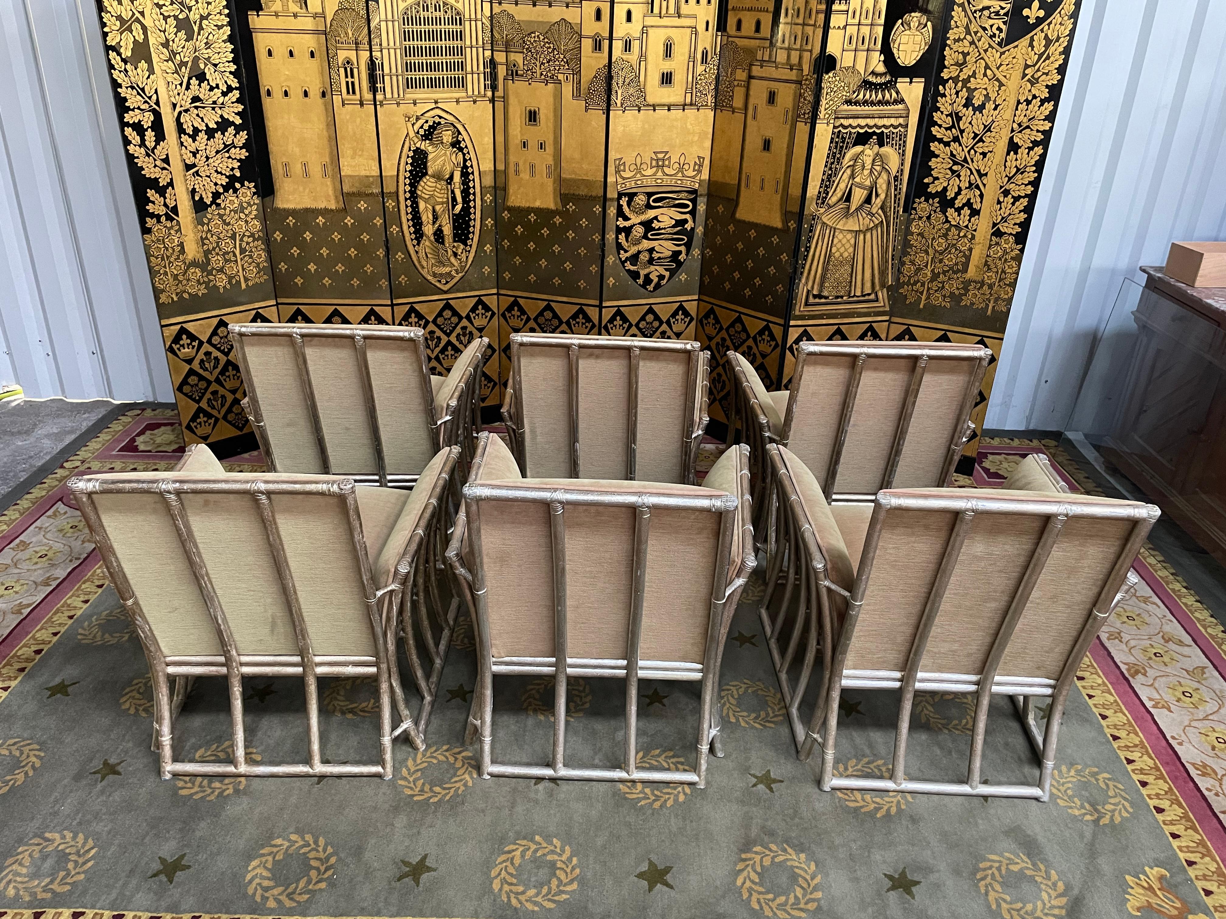 Suite de 6 chaises Bergère en bambou et velours en vente 3