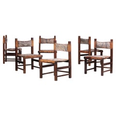 Suite de 6 chaises brésiliennes des années 60 en cuir et bois massif F413