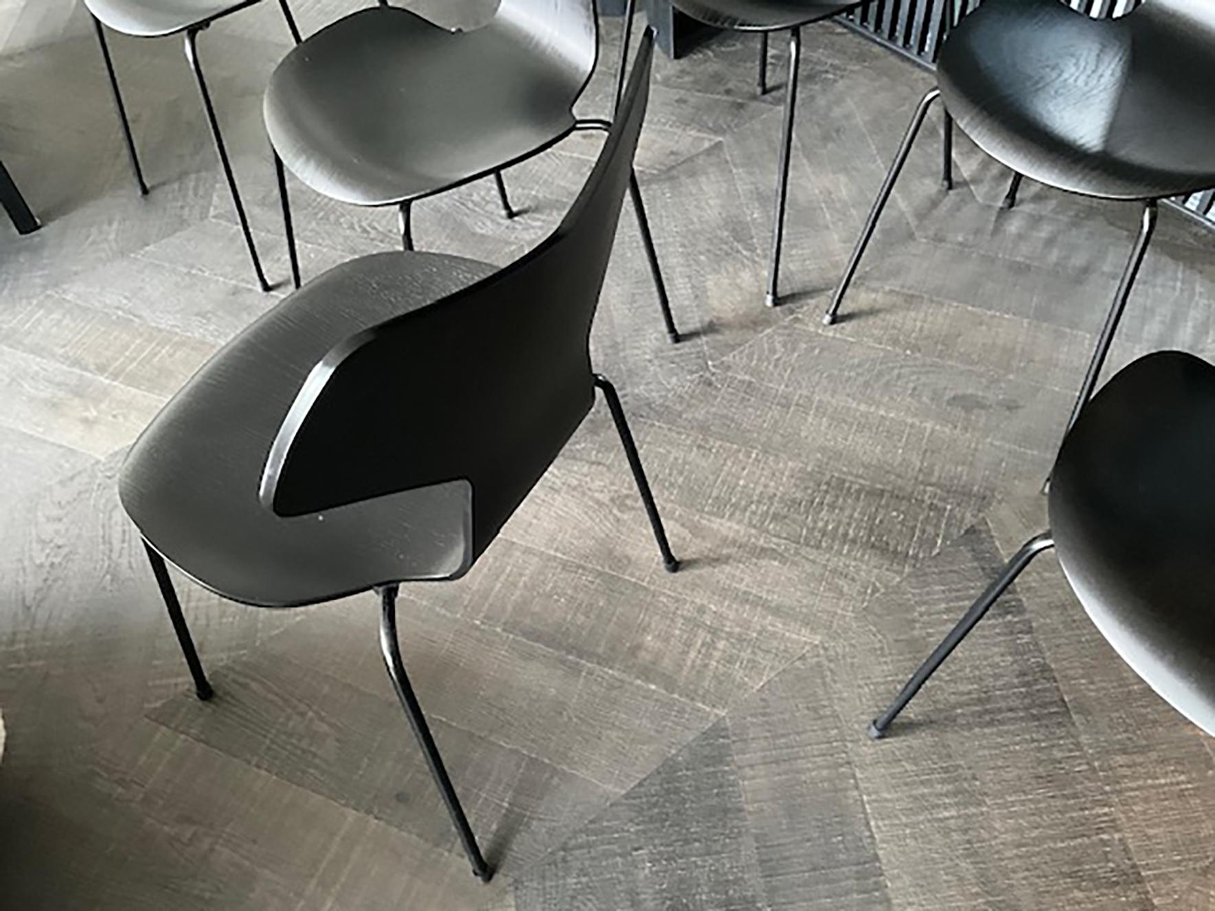 Suite of 6 Fritz Hansen chairs, Grand Prix Model In Excellent Condition For Sale In Saint Ouen, FR
