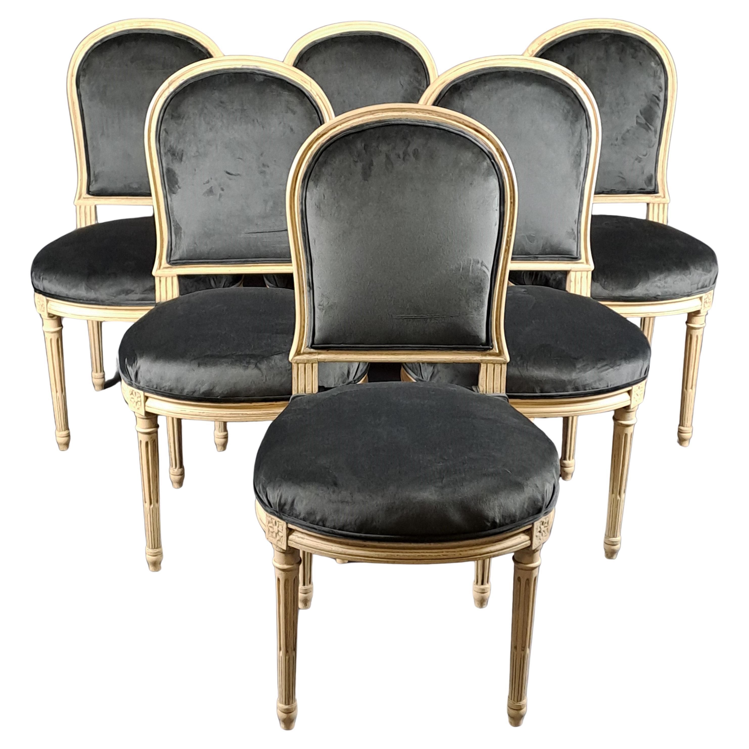 Suite de 6 chaises de style Louis XVI en bois laqué d'après un modèle de Jacob en vente