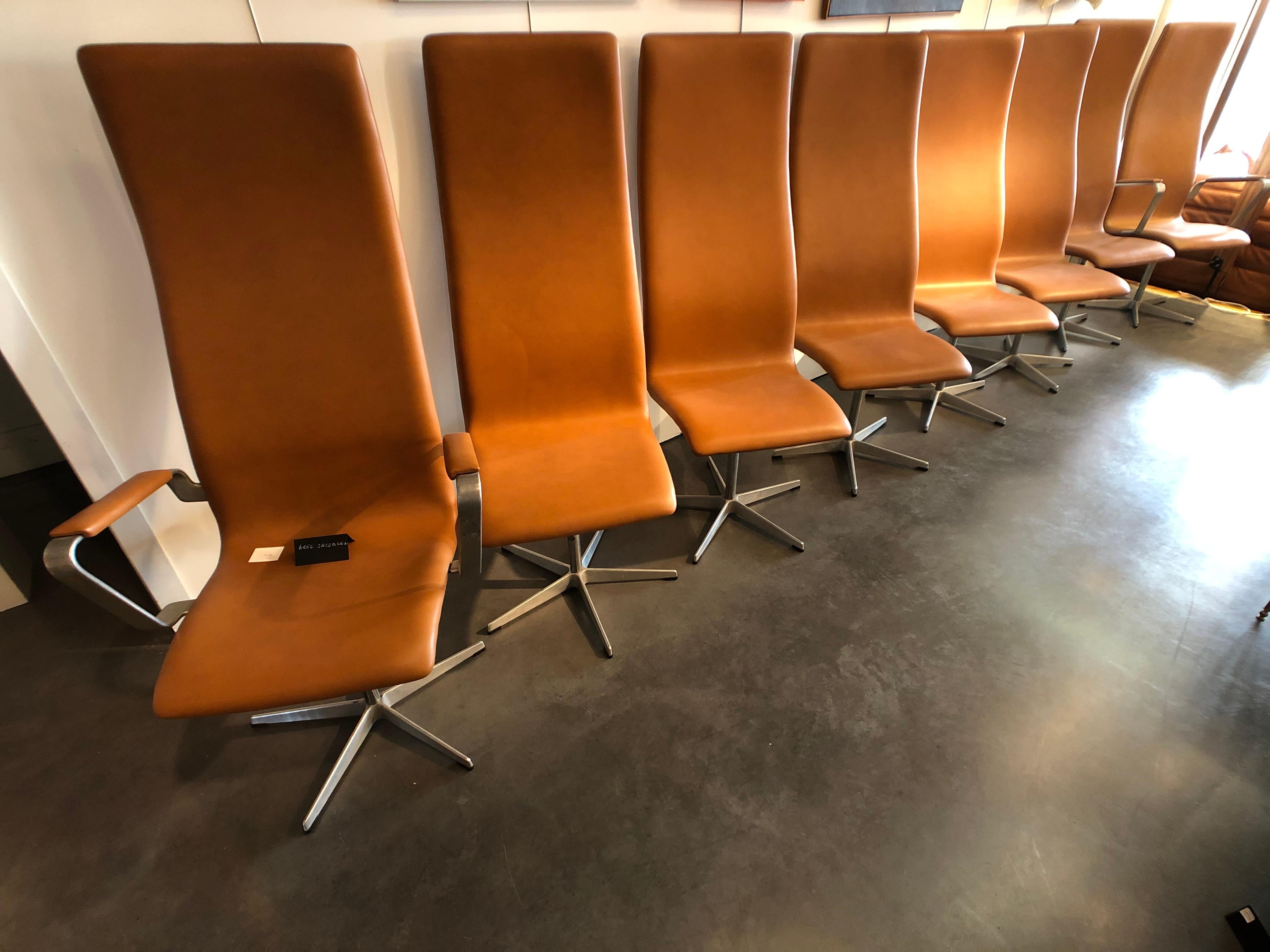 Mid-20th Century Suite of 6 Oxford’s Chairs and 2 Armchairs by Arne Jacobsen For Sale