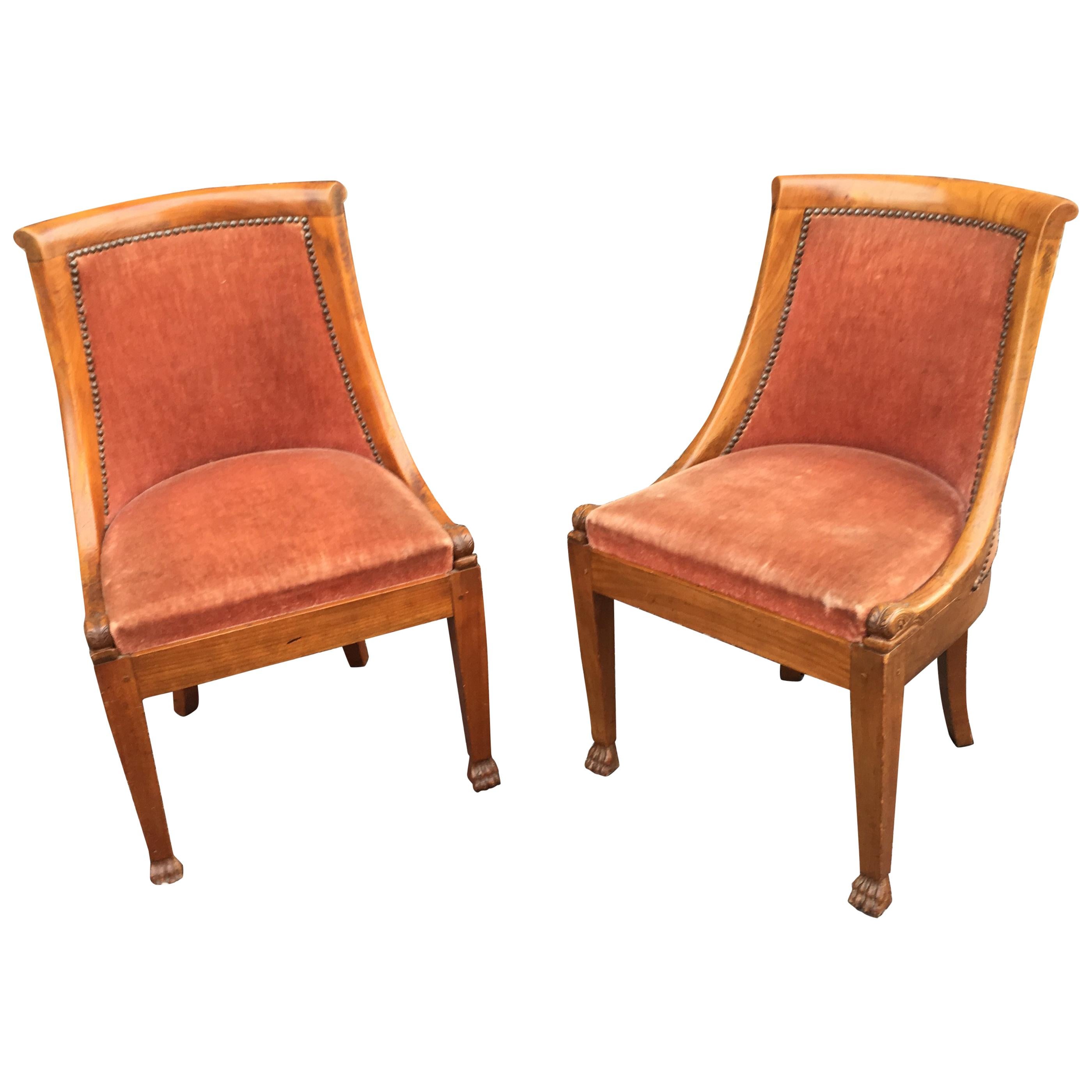 Suite di 8 sedie in stile impero in legno massiccio di ciliegio,
velluto da cambiare
piccoli restauri antichi.