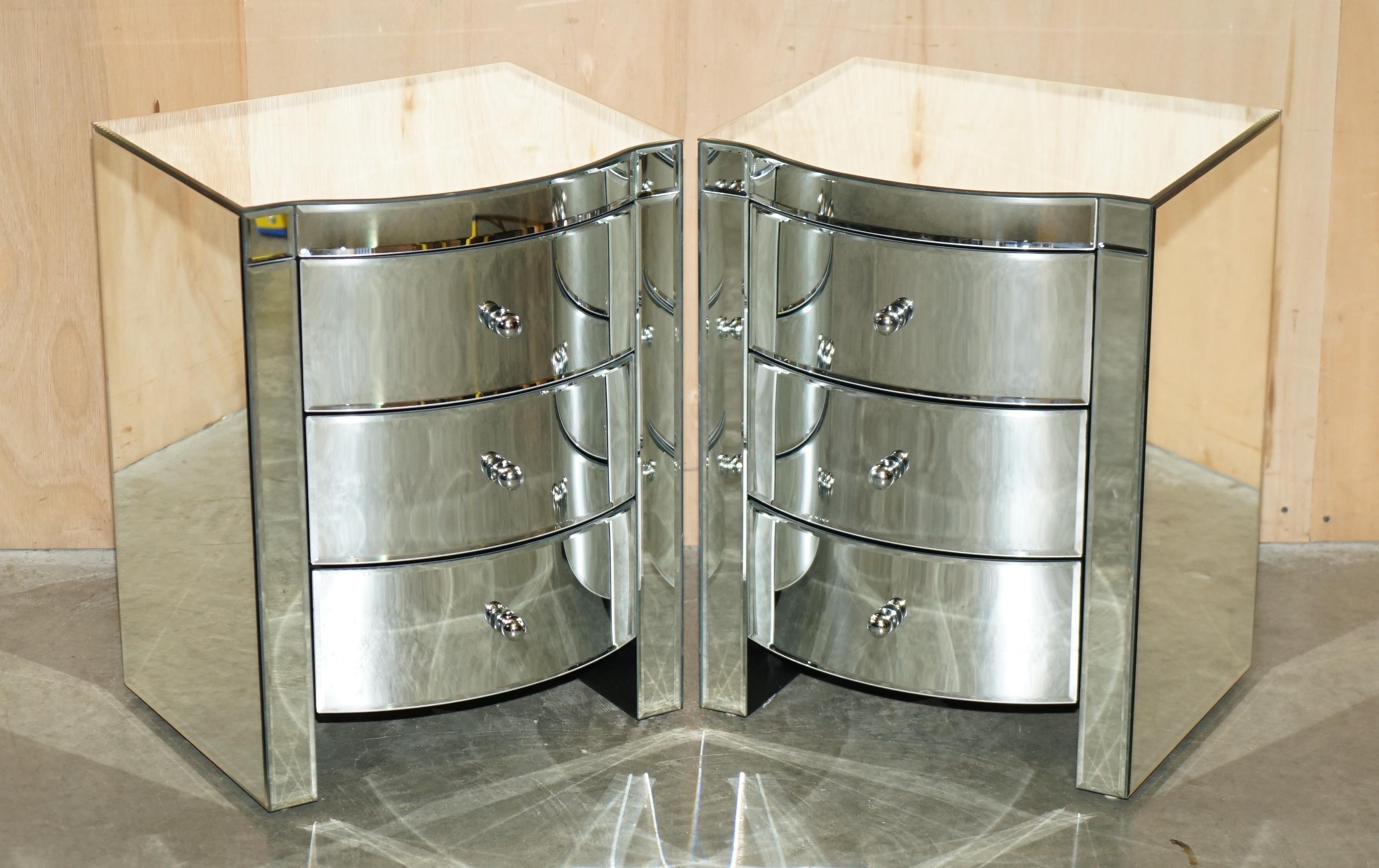 BOW FRONTED MIRRORED GLASS CHEST OF DRAWERS WITH PAIR OF SIDE TABLES im Angebot 4