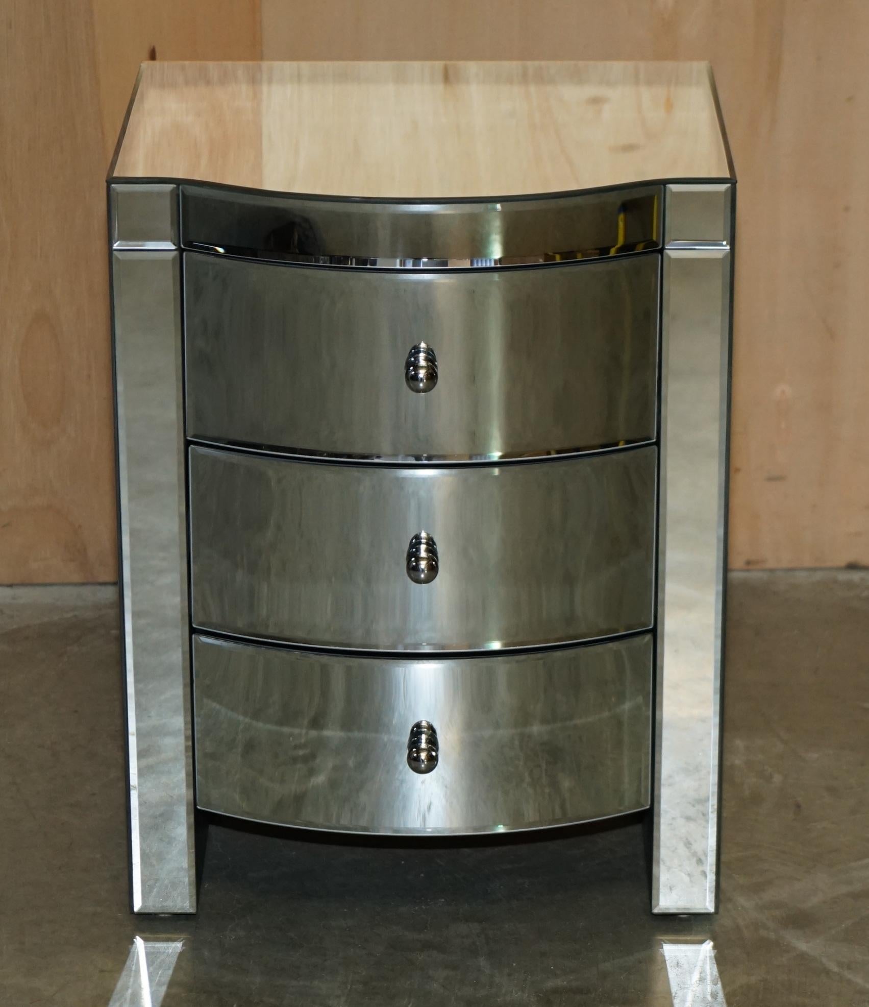 BOW FRONTED MIRRORED GLASS CHEST OF DRAWERS WITH PAIR OF SIDE TABLES im Angebot 6
