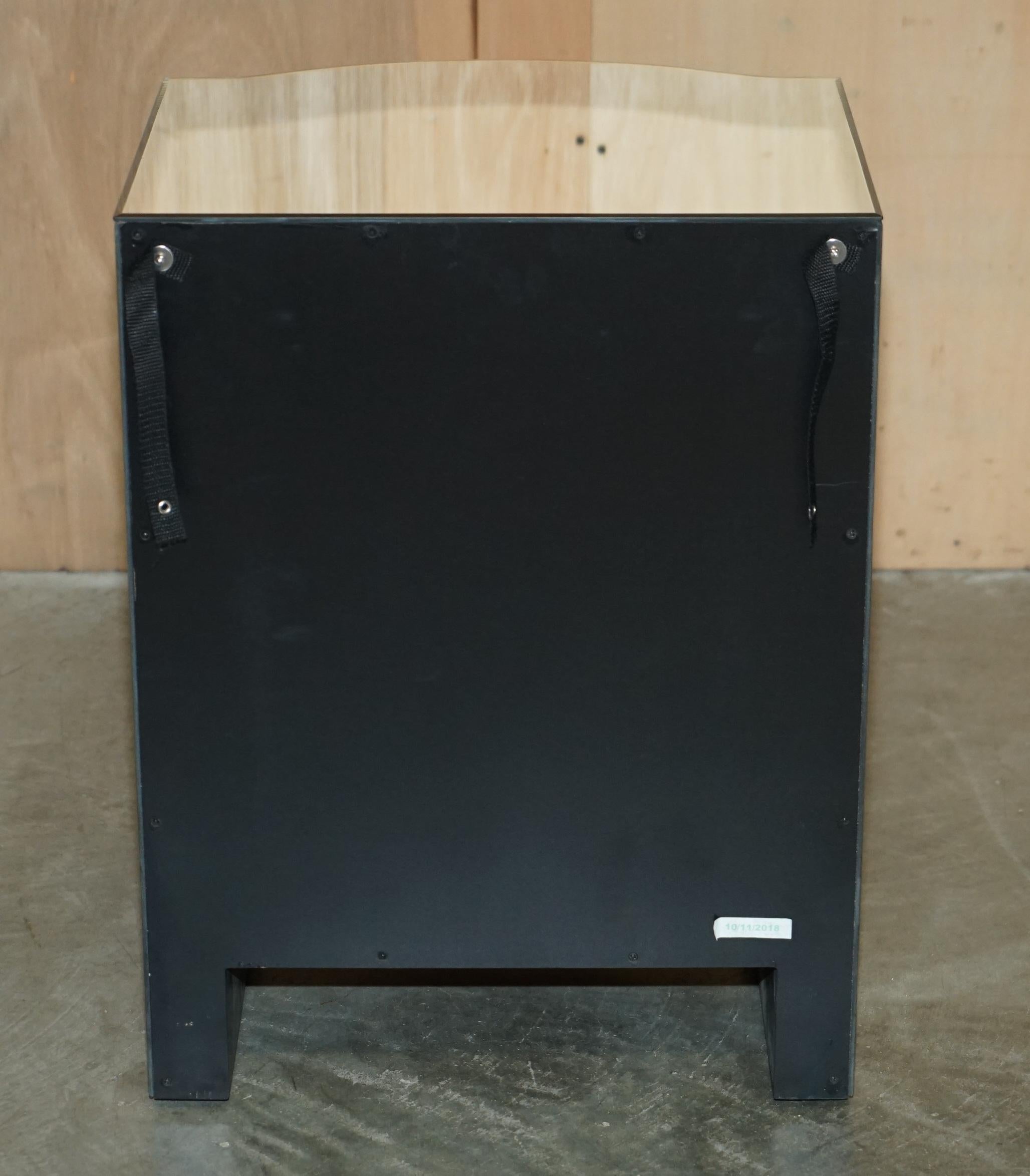 BOW FRONTED MIRRORED GLASS CHEST OF DRAWERS WITH PAIR OF SIDE TABLES im Angebot 10