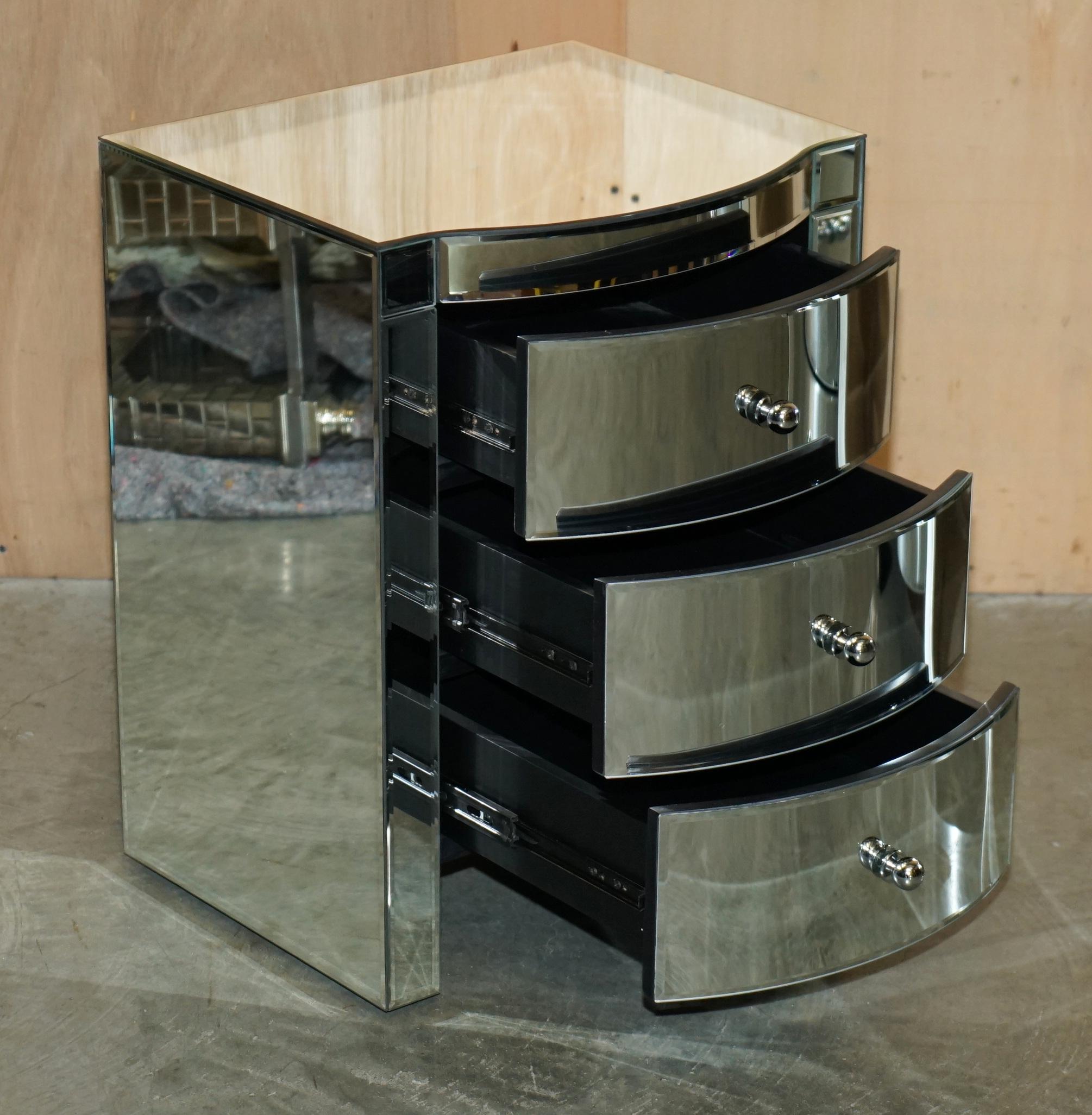 BOW FRONTED MIRRORED GLASS CHEST OF DRAWERS WITH PAIR OF SIDE TABLES im Angebot 11