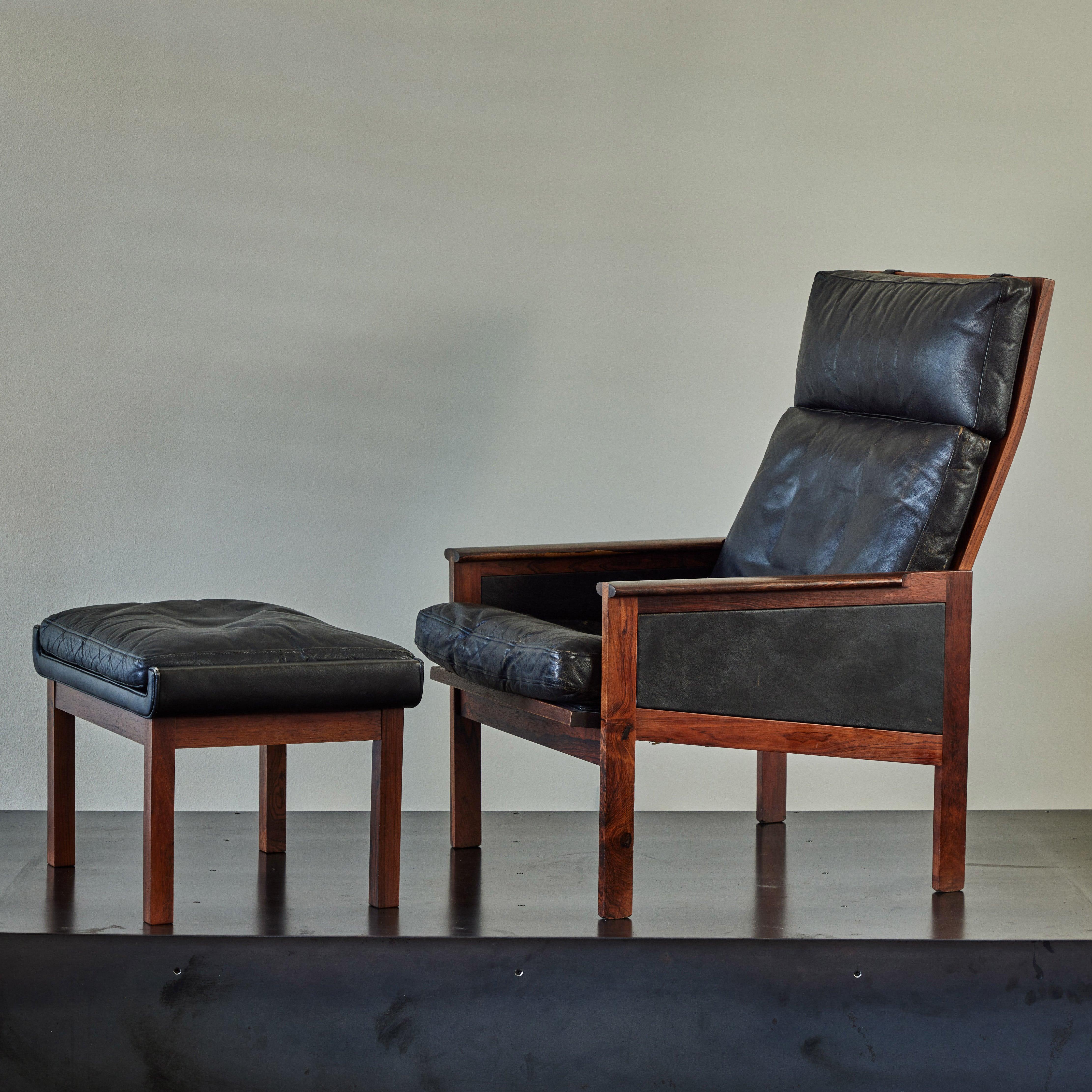 Suite of Danish Midcentury Leather Chairs with Ottoman In Good Condition In Los Angeles, CA