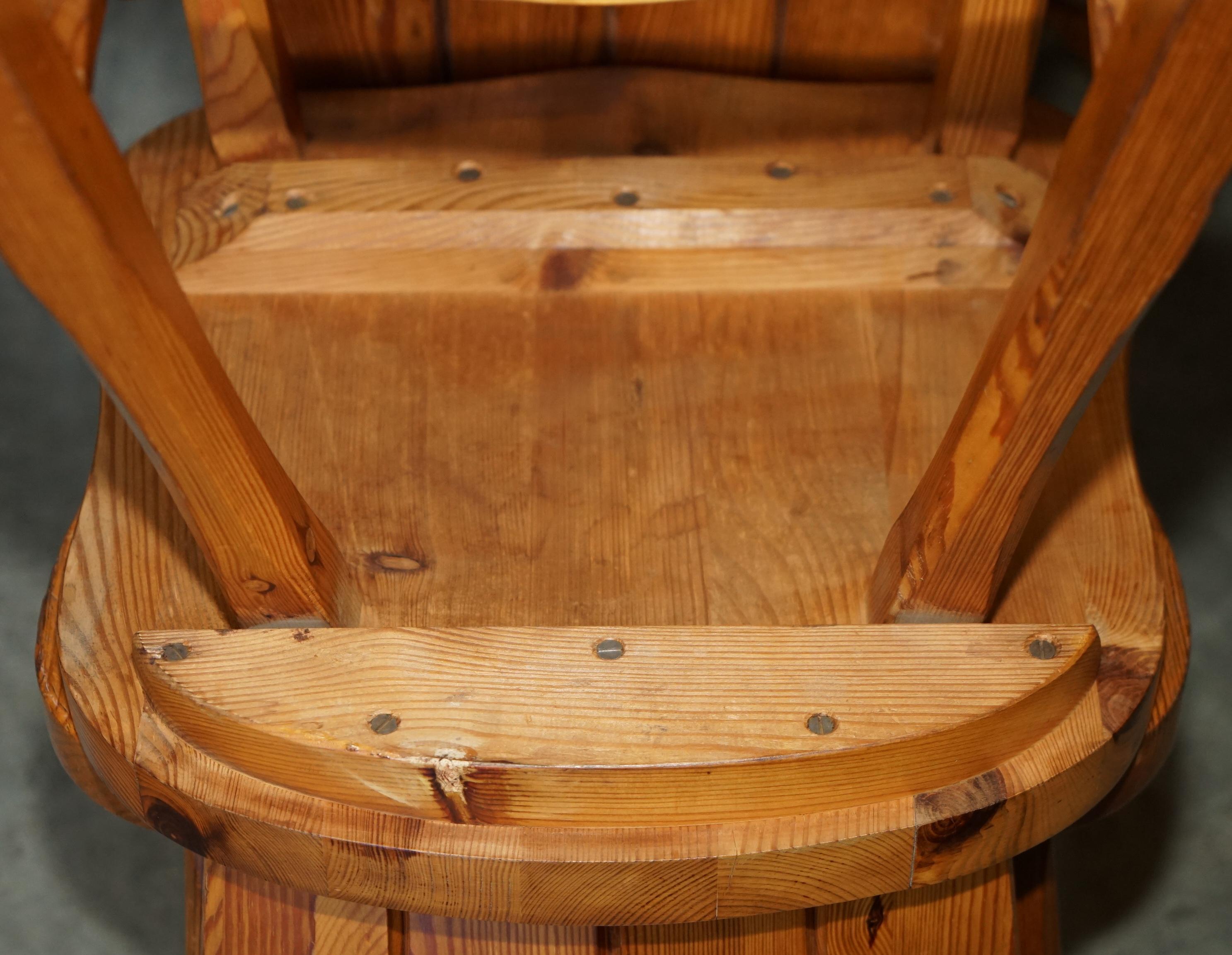 SUITE OF EiGHT ENGLISH COUNTRY HOUSE VINTAGE PINE DINING CHAIRS HEART BACKS 8 For Sale 6