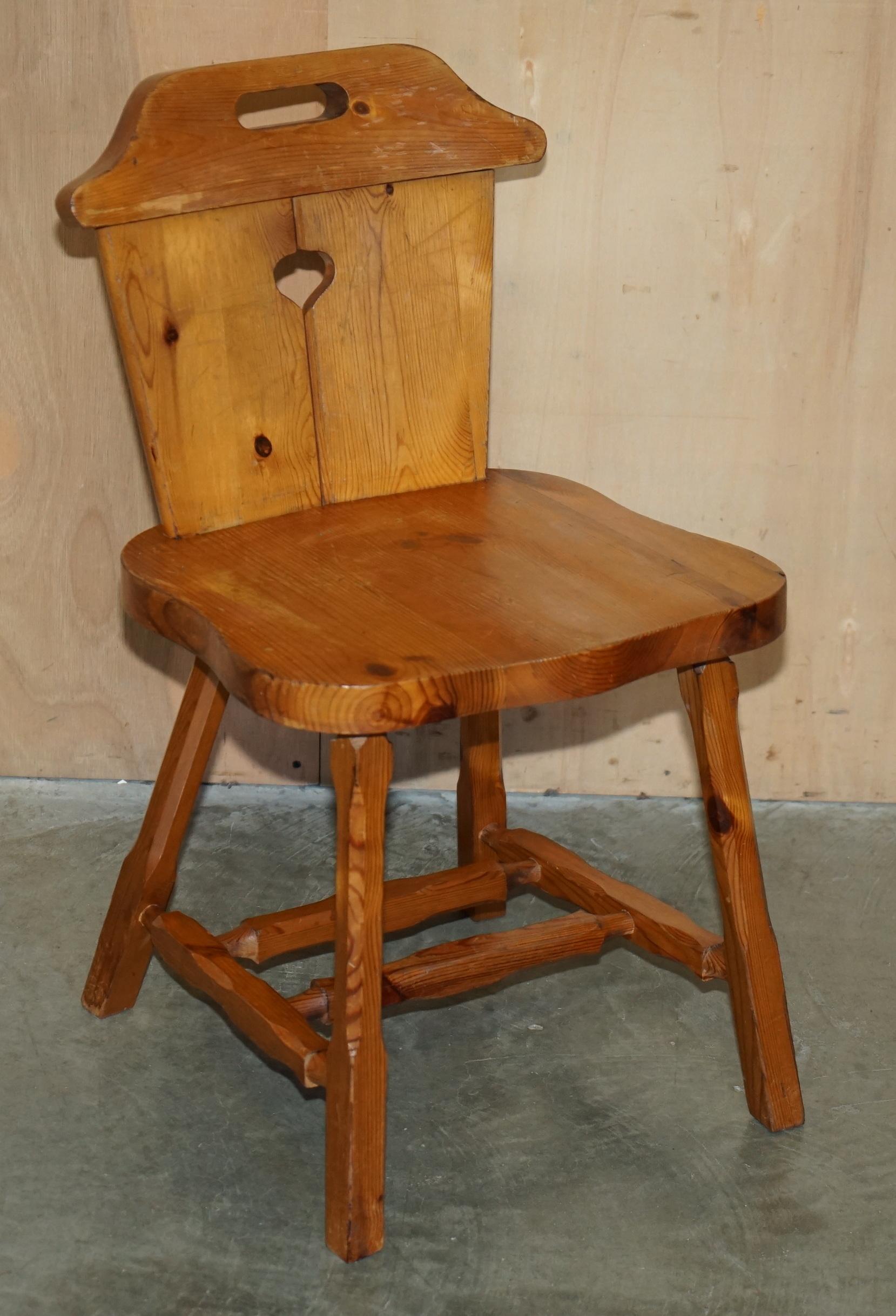 SUITE OF EiGHT ENGLISH COUNTRY HOUSE VINTAGE PINE DINING CHAIRS HEART BACKS 8 For Sale 9