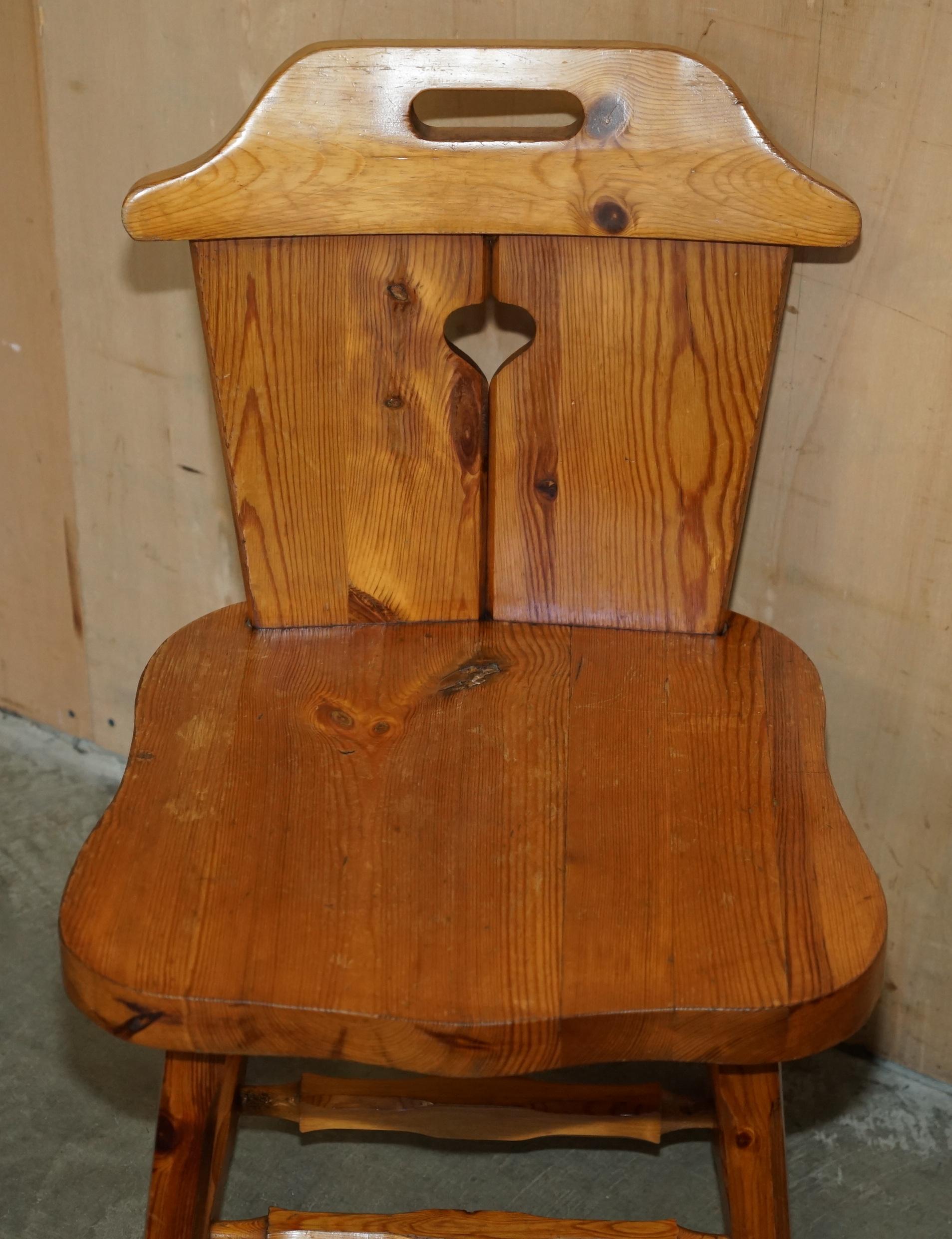 SUITE OF EiGHT ENGLISH COUNTRY HOUSE VINTAGE PINE DINING CHAIRS HEART BACKS 8 For Sale 12