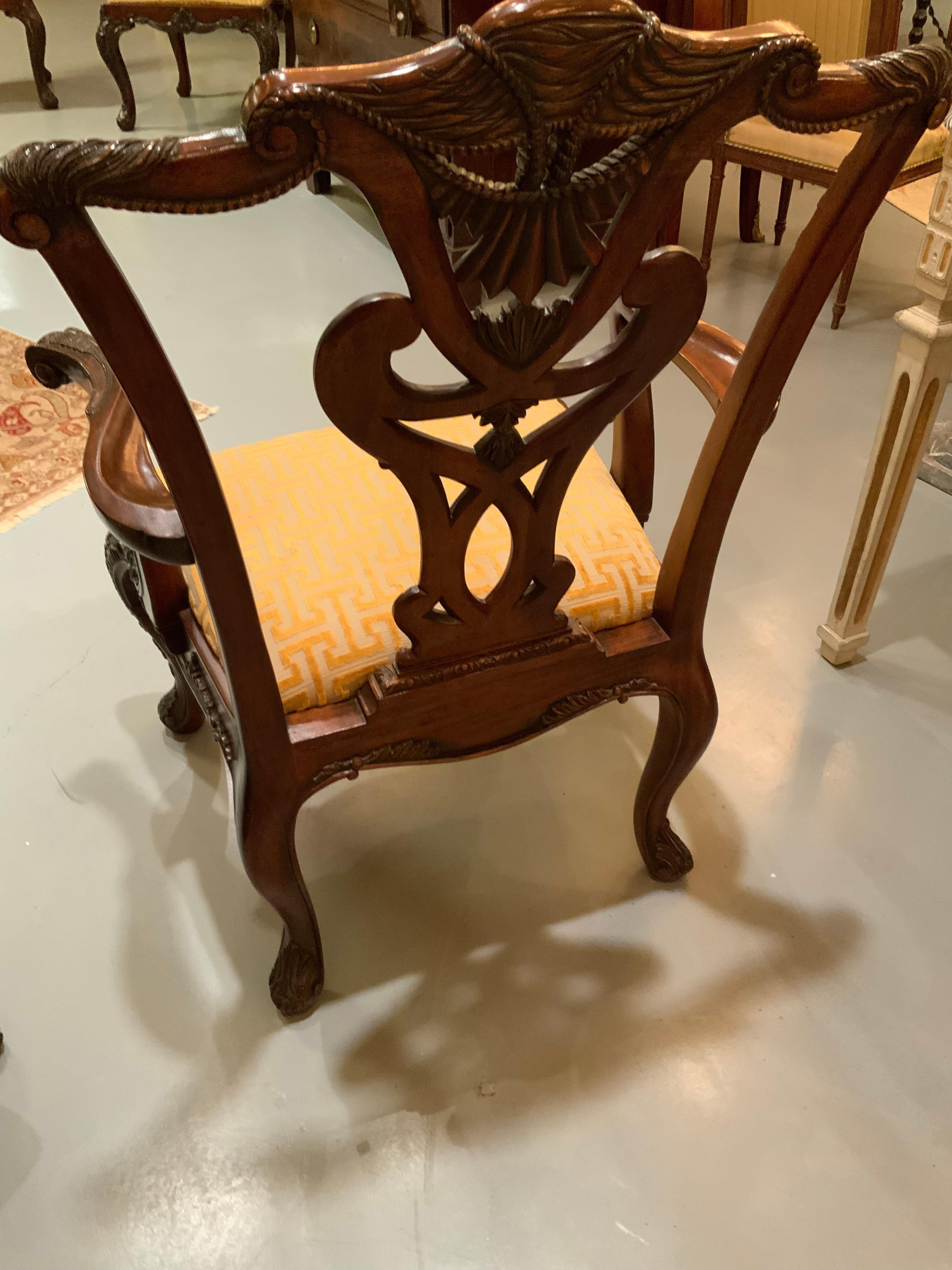 XXI secolo e contemporaneo Suite di otto sedie in mogano in stile Chippendale in vendita
