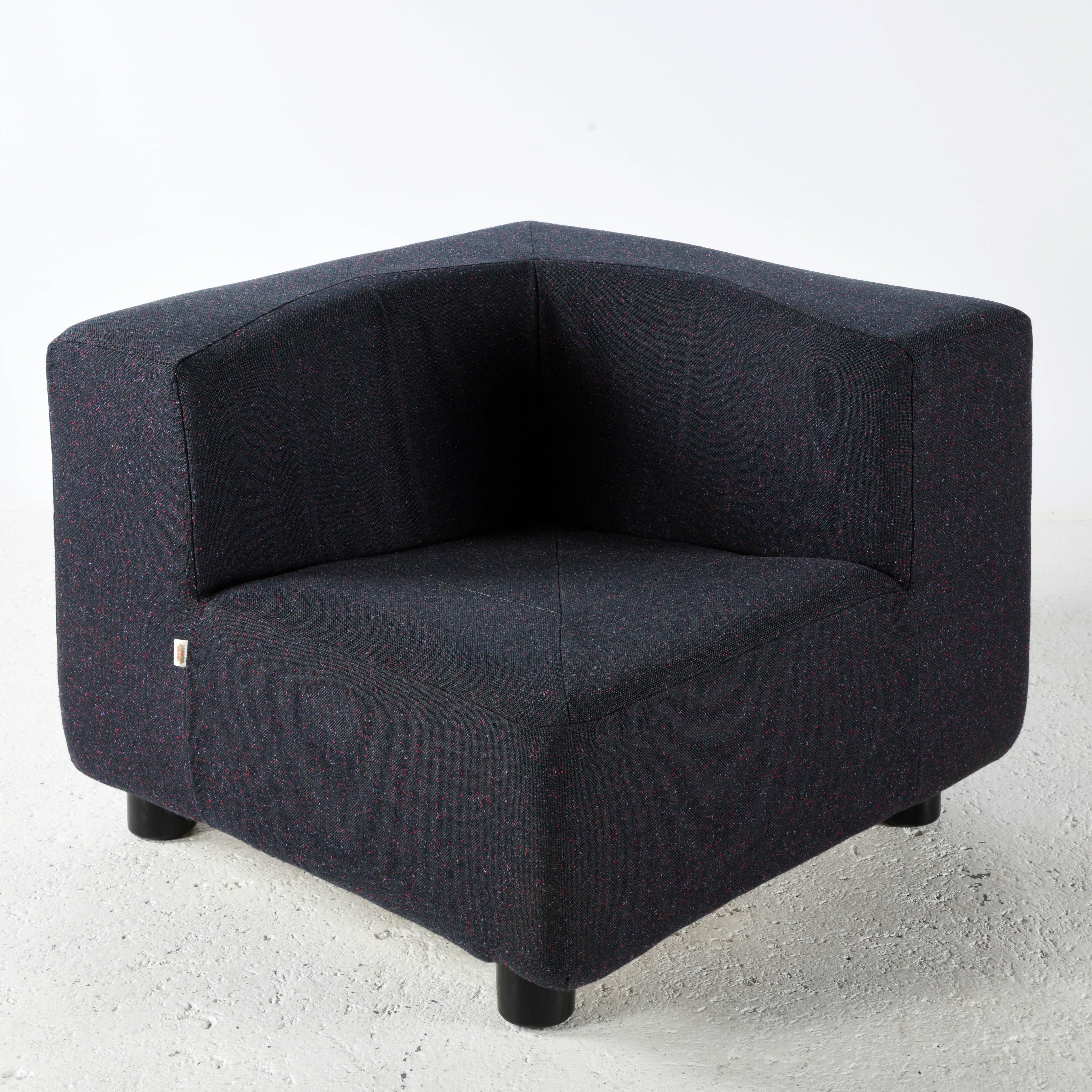 Suite of five armchairs forming a large modular sofa, foam and fabric For Sale 7