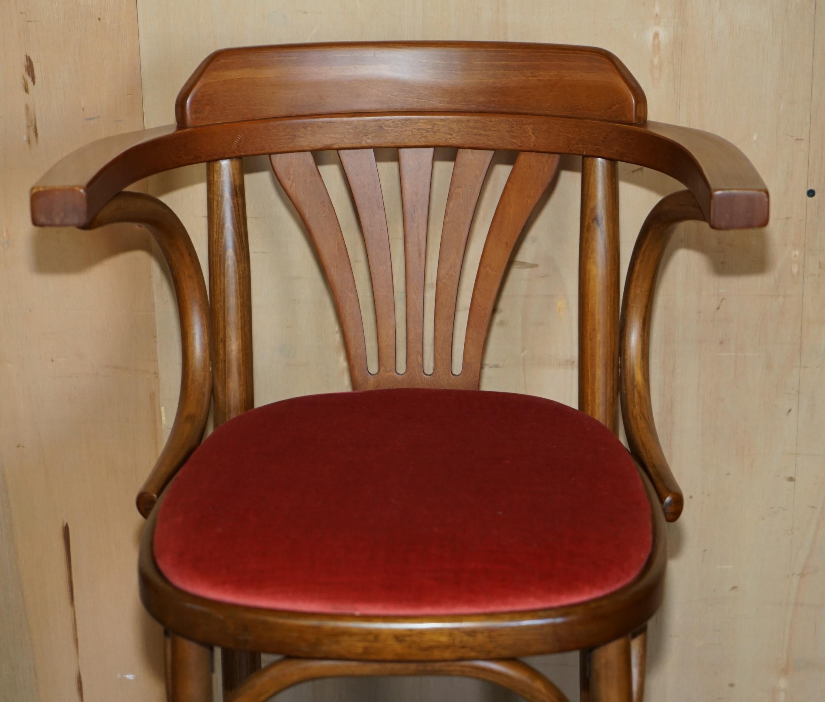 SUiTE OF FIVE BENTWOOD THONET BAR STOOLS FOR KITCHEN COCKTAIL AT HOME BARS ETC (Englisch) im Angebot