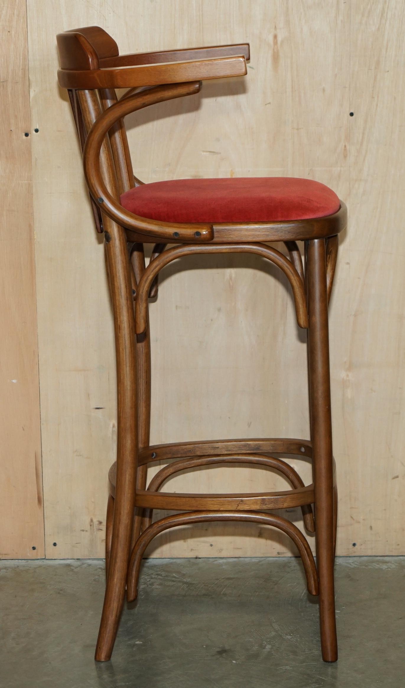 SUiTE OF FIVE BENTWOOD THONET BAR STOOLS FOR KITCHEN COCKTAIL AT HOME BARS ETC (Bugholz) im Angebot