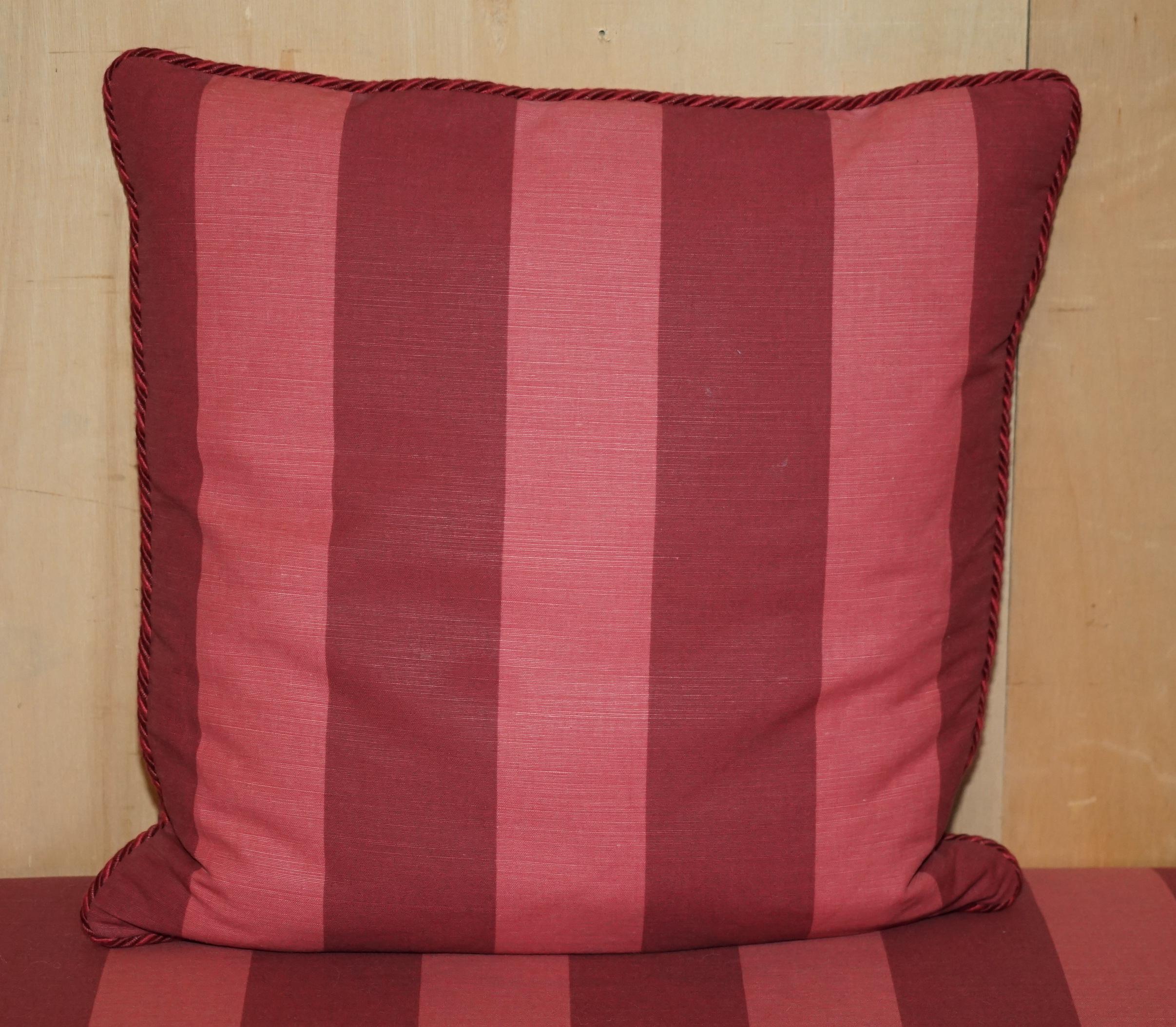 Inglese SUITE DI CINQUE CUSCINI A CUSCINO IN PIUMA DI GEORGE SMITH PARTE DI UNA SUITE in vendita