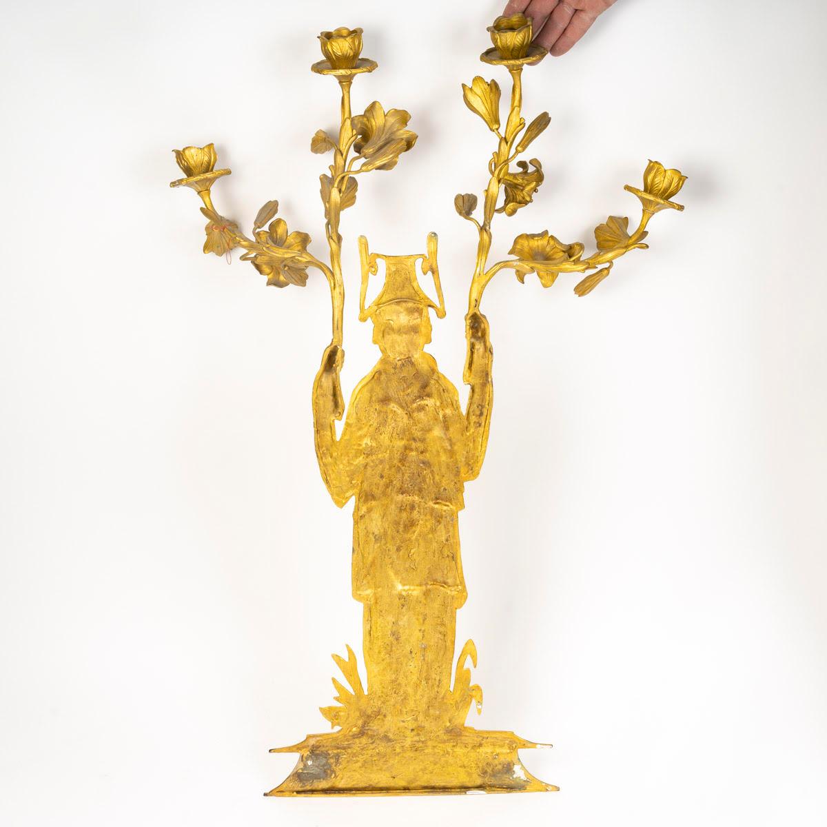 Suite aus vier vergoldeten Bronze-Wandleuchtern, um 1920, Chinoisant-Stil. im Zustand „Gut“ im Angebot in Saint-Ouen, FR