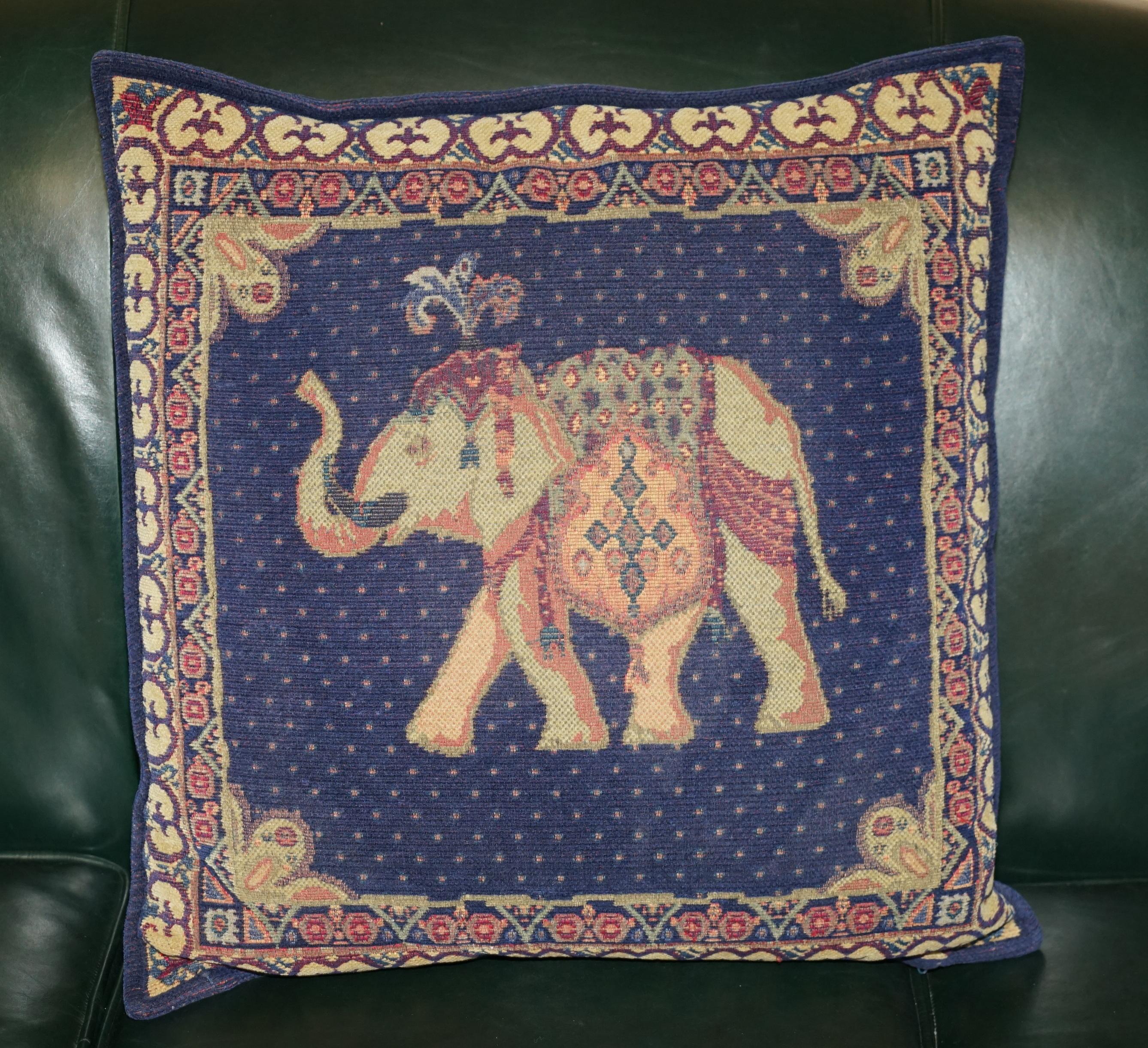 SUITE D'OREILLES DE COULEURS DE VESTE DE SOFA ET D' ARMCHAIRS ELEPHANT MARQUÉES DE 59 cm en vente 1