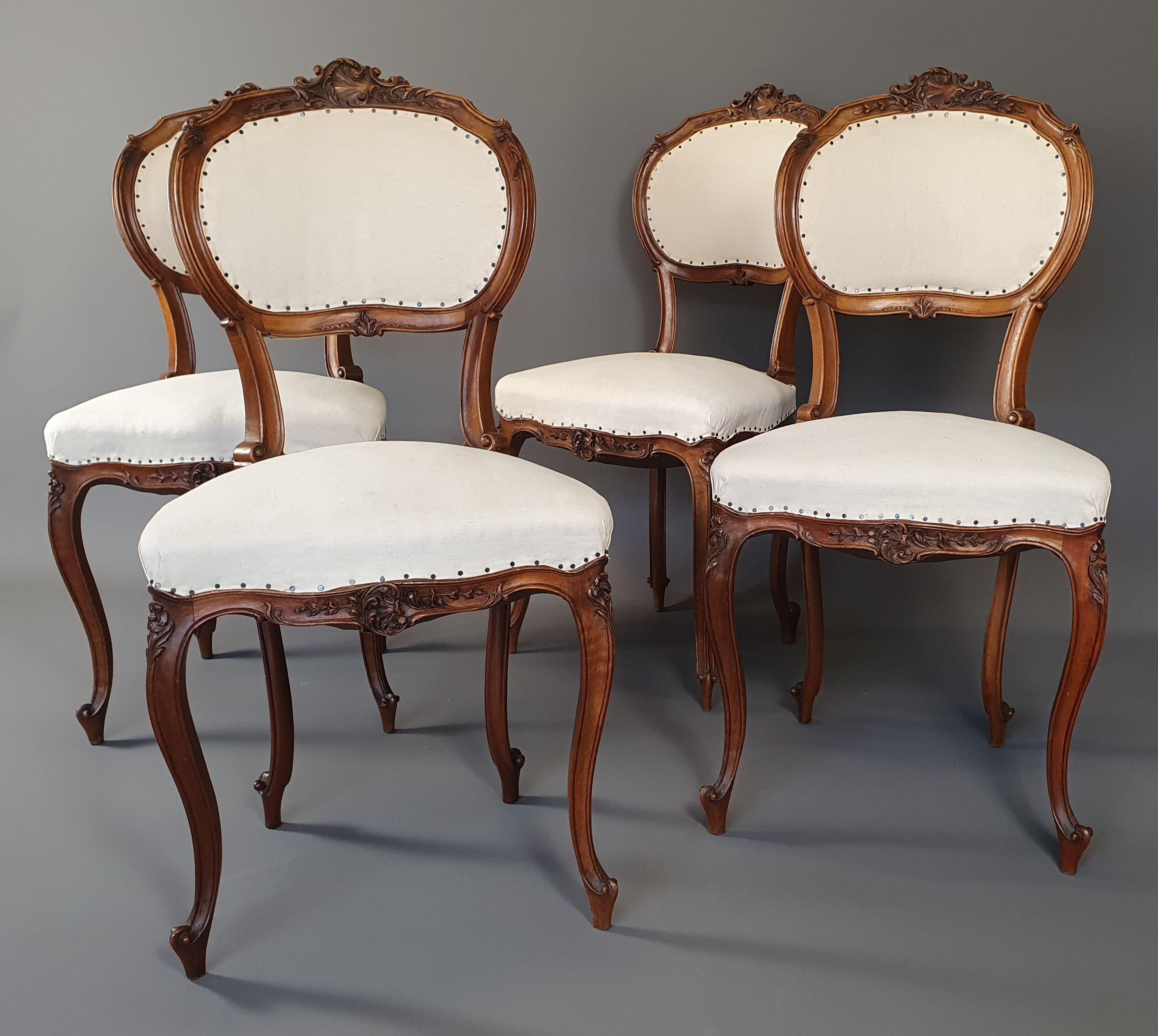 Suite of Four Louis XV Rocaille Chairs In Excellent Condition In BARSAC, FR