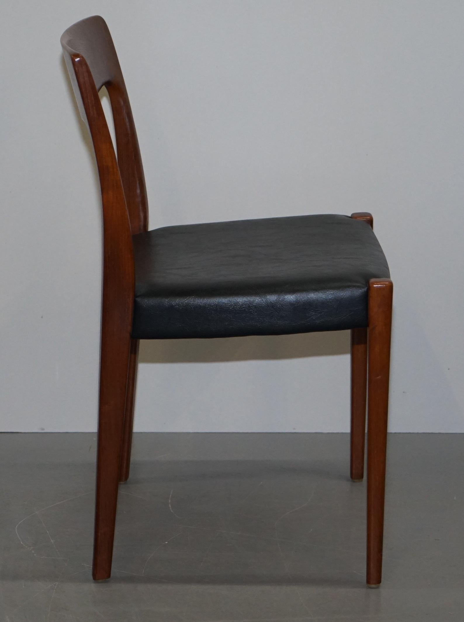 Suite of Four Original Svegards Markaryd Danish Dining Chairs with Teak Frames For Sale 4