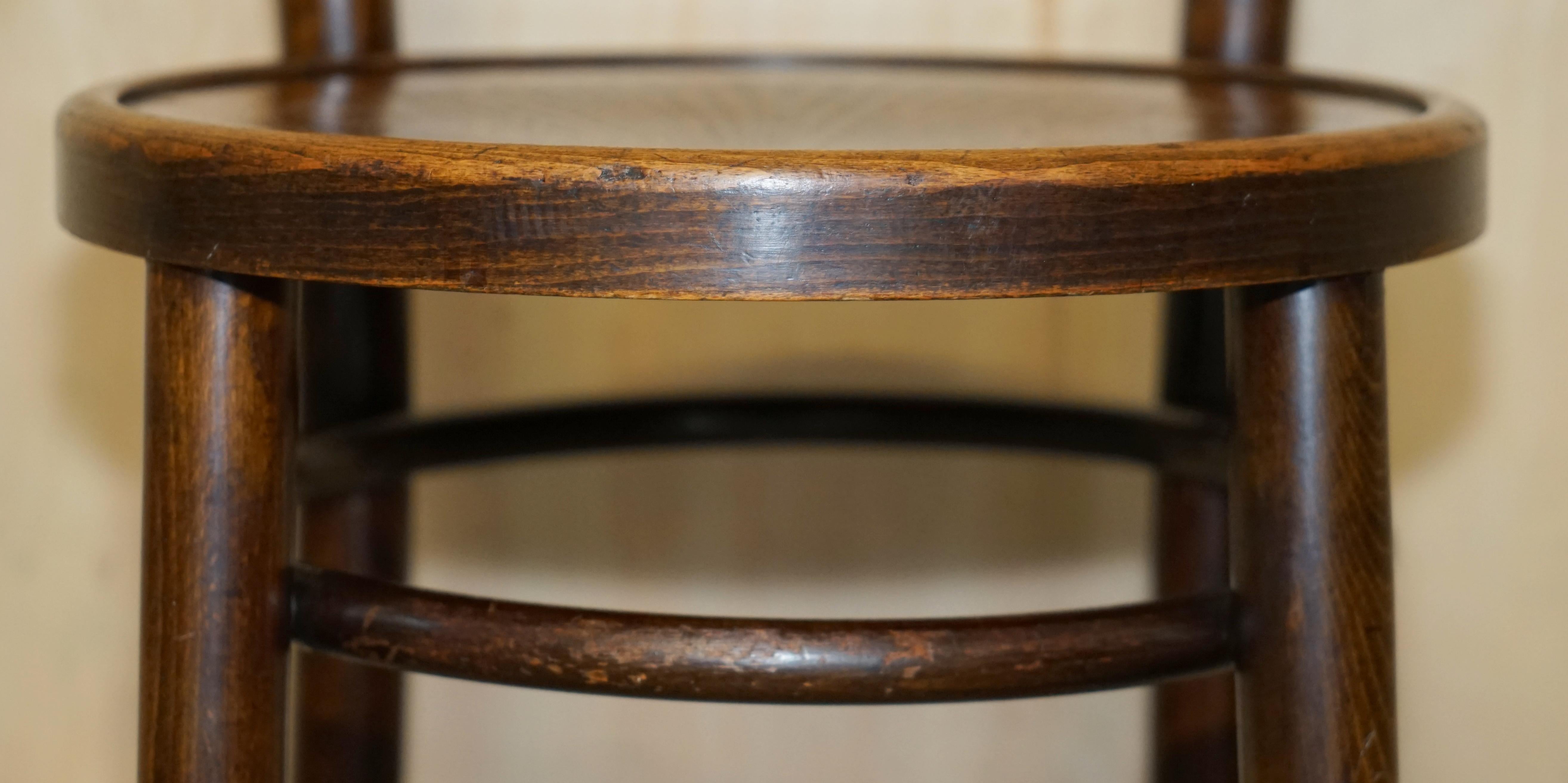 SUiTE OF FOUR THONET CIRCA 1930er AUSTRIAN BISTRO DINING BAR BENTWOOD CHAIRS (Mitte des 20. Jahrhunderts) im Angebot