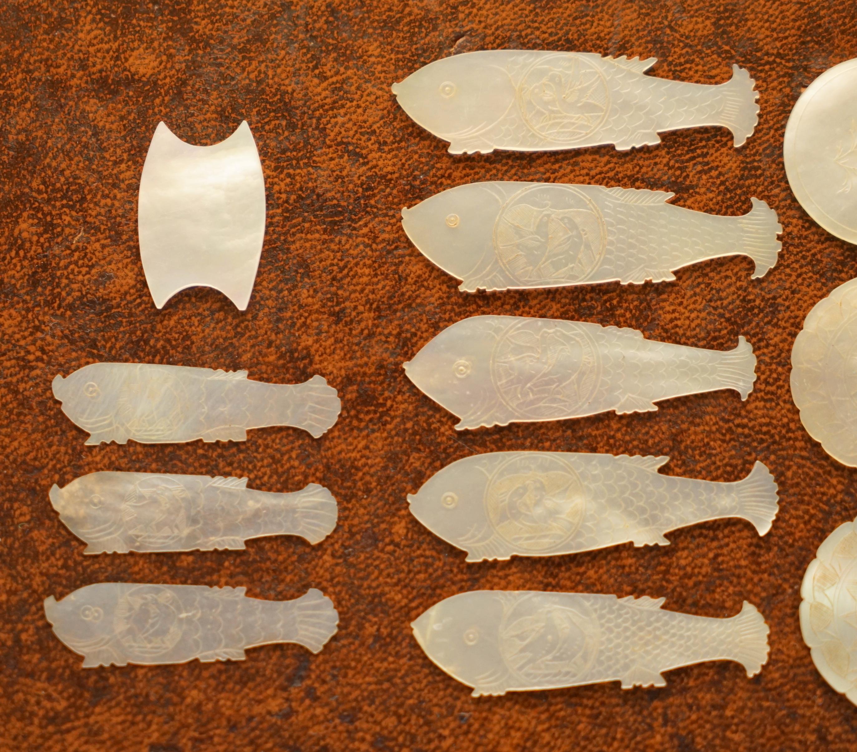 Mother-of-Pearl SUITE OF RARE COLLECTABLE ANTiQUE CHINESE MOTHER OF PEARL GAMES COUNTERS CHIPS For Sale