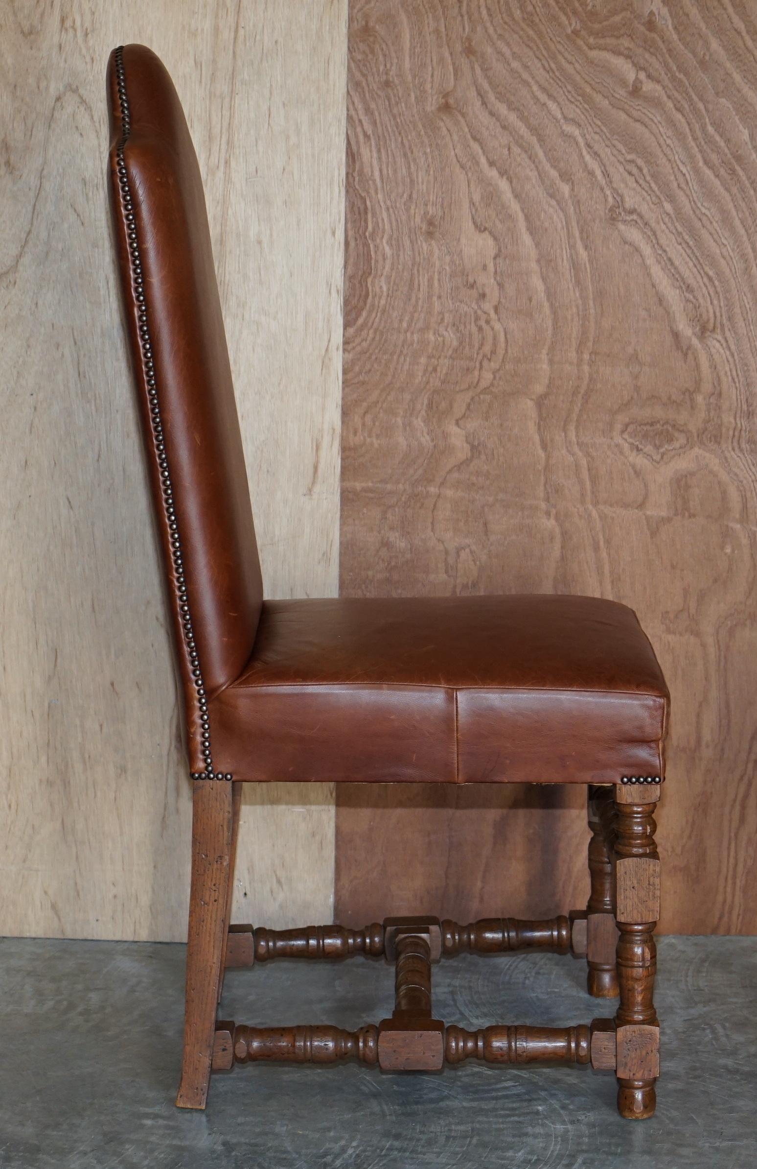 Suite de six chaises de salle à manger Cromwellian à haut dossier en chêne ancien et cuir héritage en vente 1