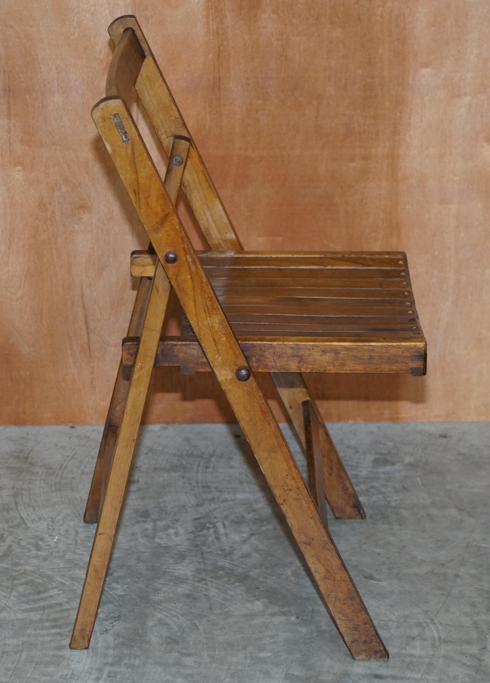 Suite de six chaises à vapeur pliantes en chêne anglais à patine étonnante datant d'environ 1900 à 1920 en vente 5