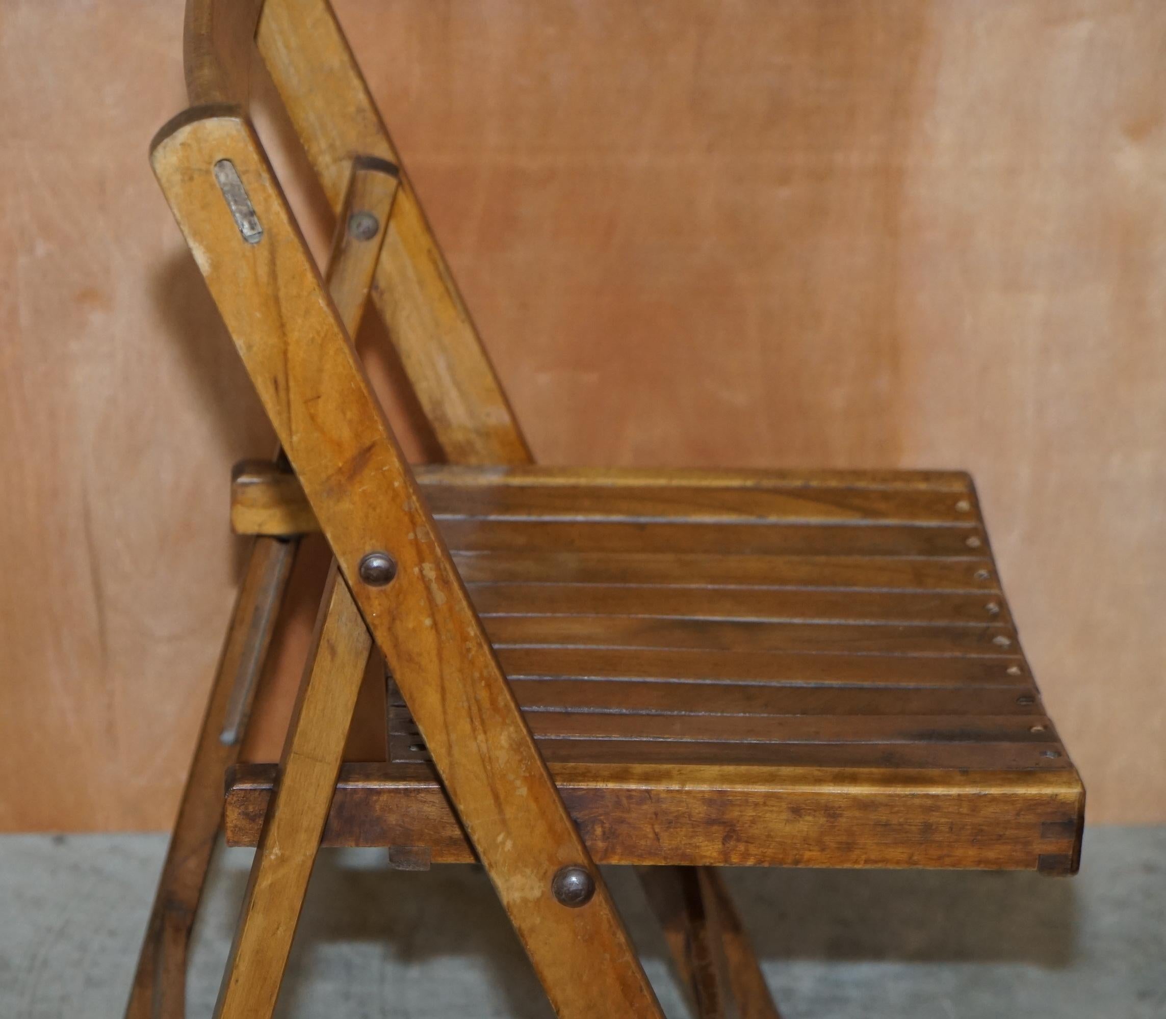 Suite de six chaises à vapeur pliantes en chêne anglais à patine étonnante datant d'environ 1900 à 1920 en vente 6