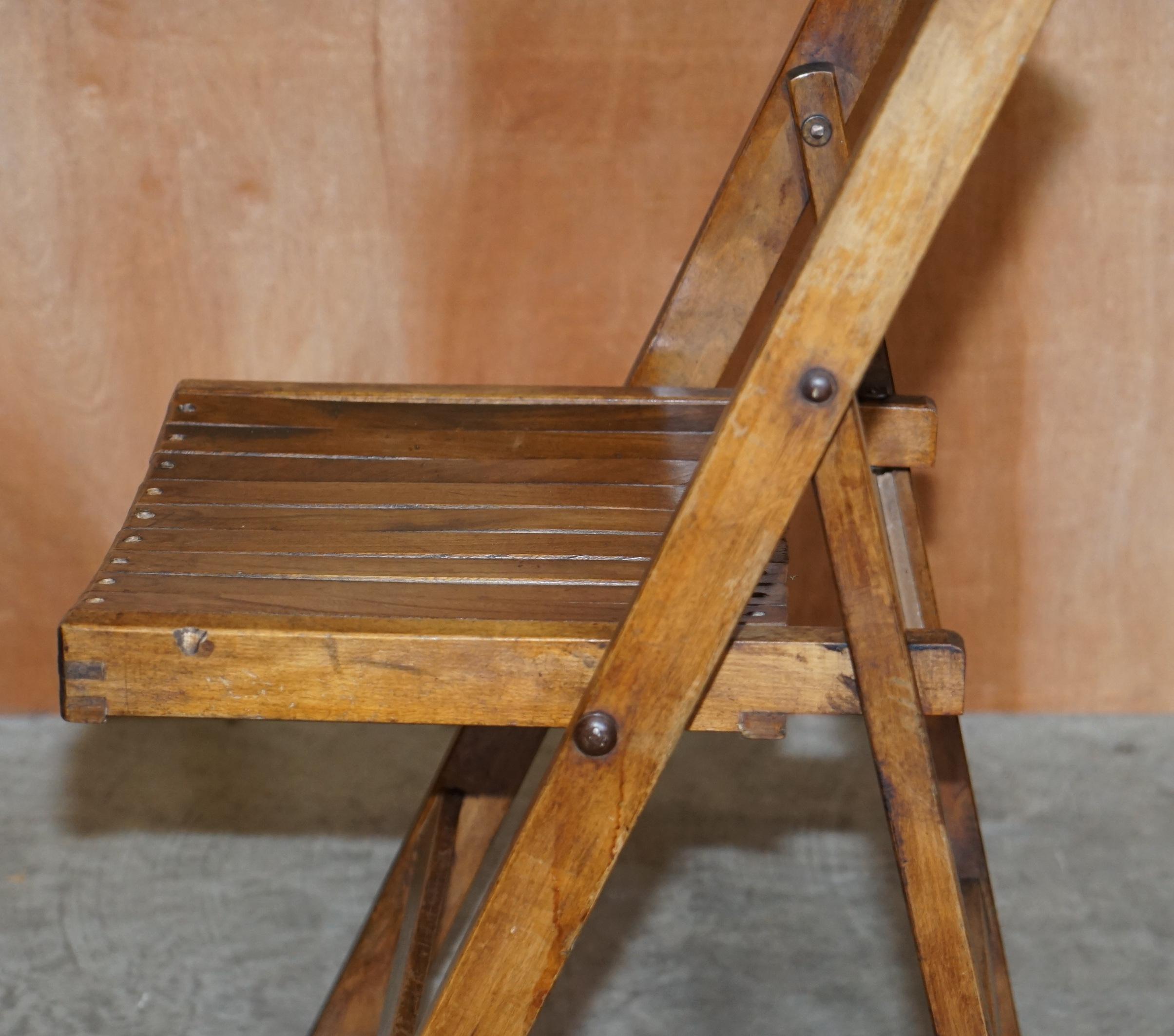 Suite of Six English Oak circa 1900-1920 Folding Steamer Chairs Stunning Patina For Sale 11