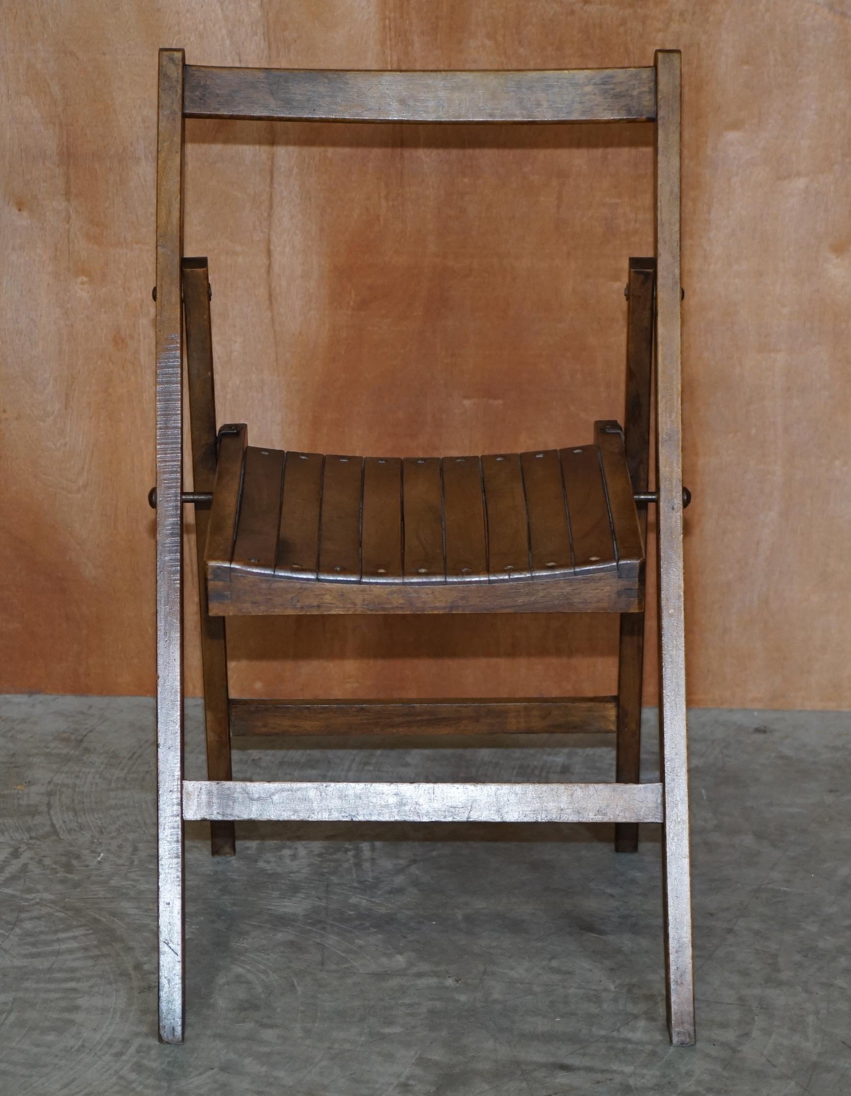 Fait main Suite de six chaises à vapeur pliantes en chêne anglais à patine étonnante datant d'environ 1900 à 1920 en vente